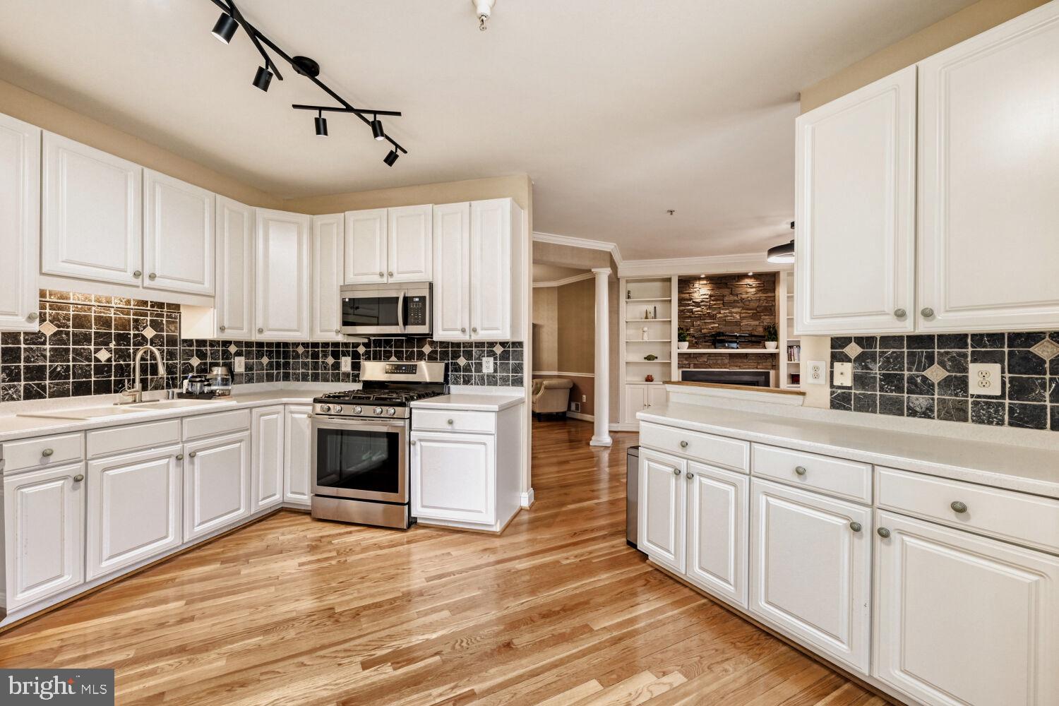 WAVERLY WOODS - Residential