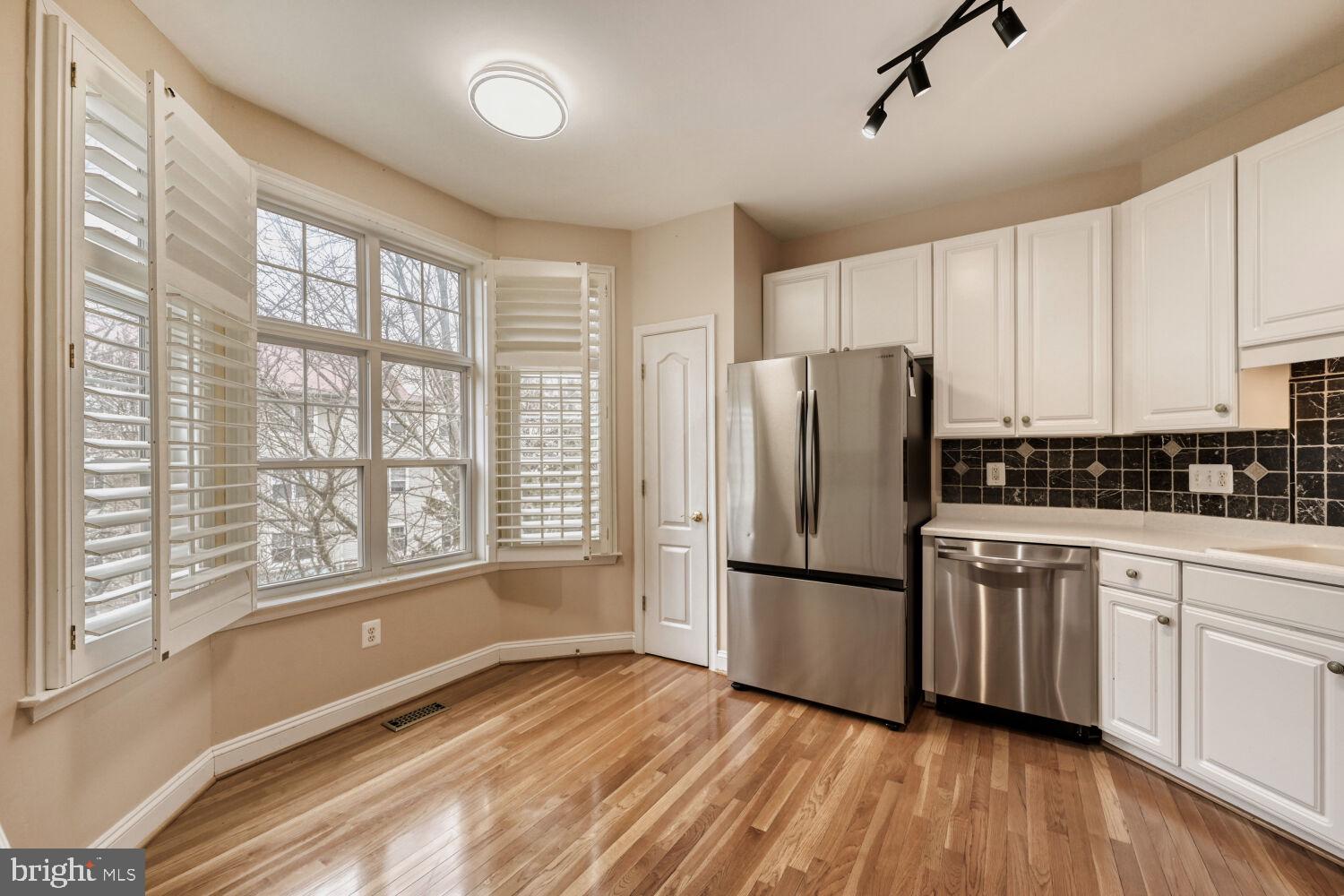 WAVERLY WOODS - Residential