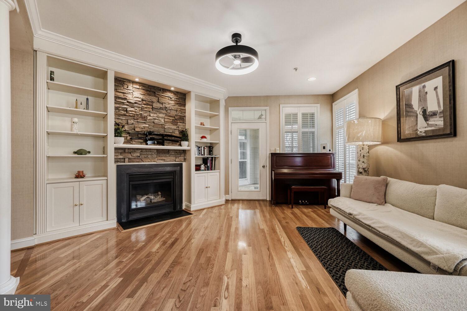 WAVERLY WOODS - Residential