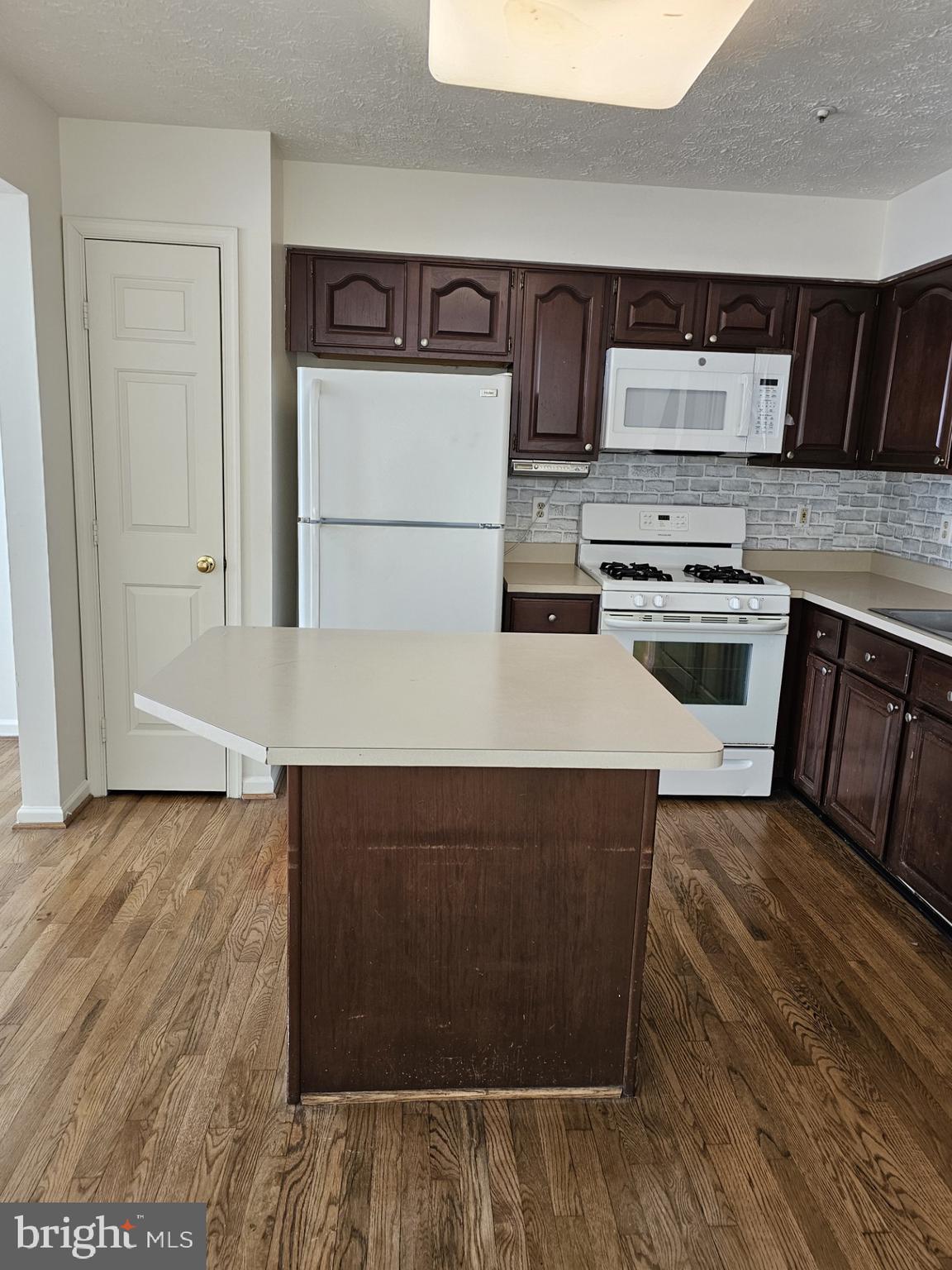 RUSSETT - Residential Lease