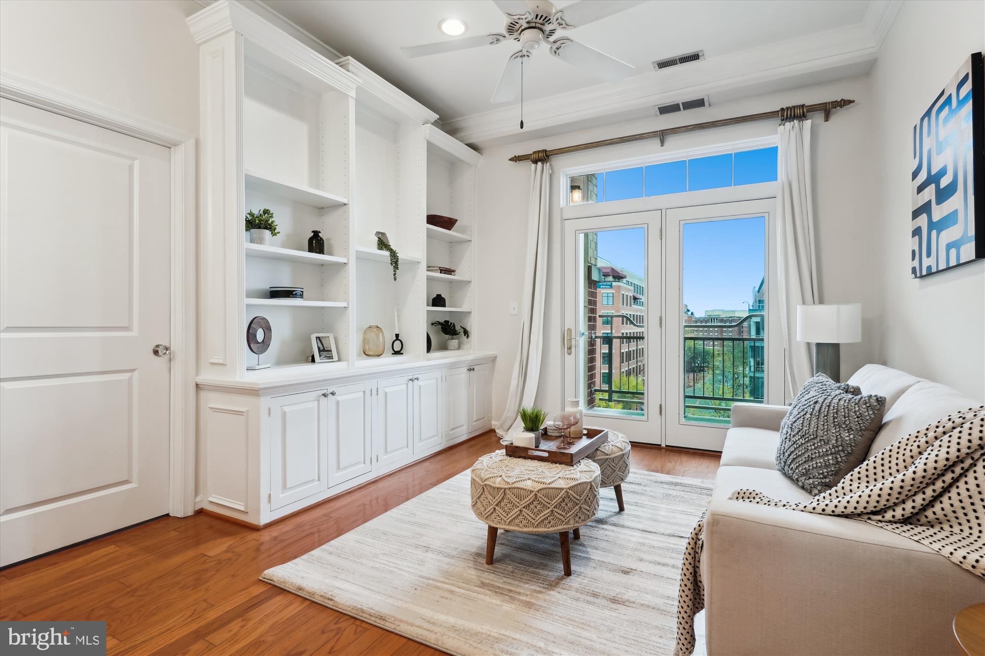 309 HOLLAND LANE 322