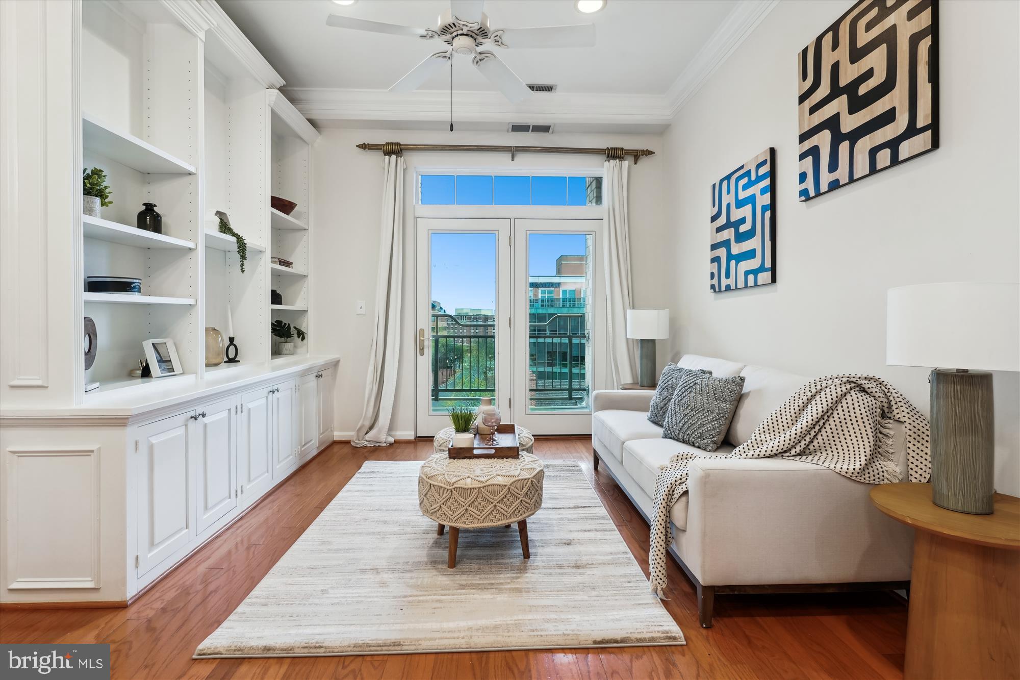 309 HOLLAND LANE 322