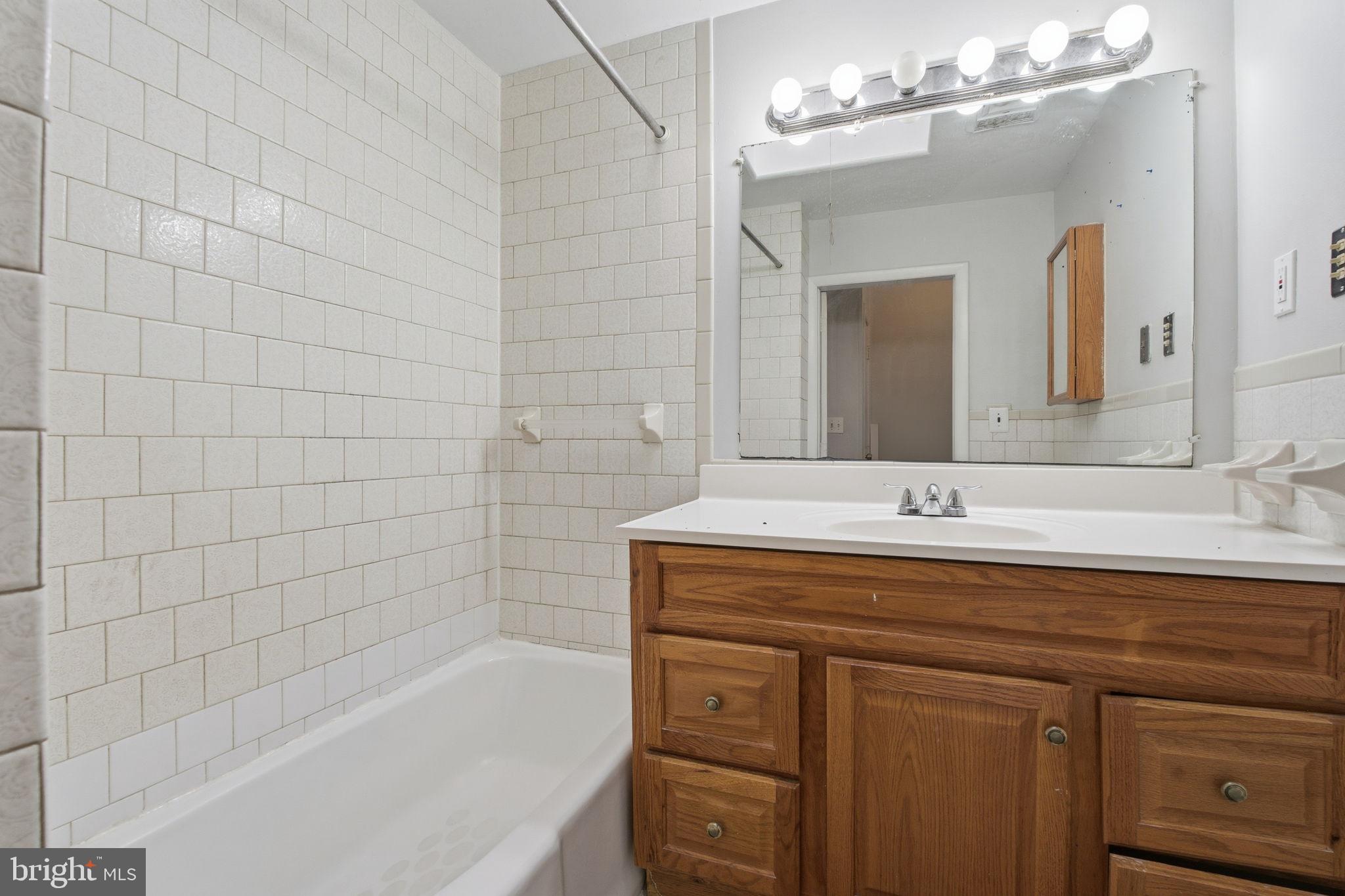 GREEKTOWN - Residential