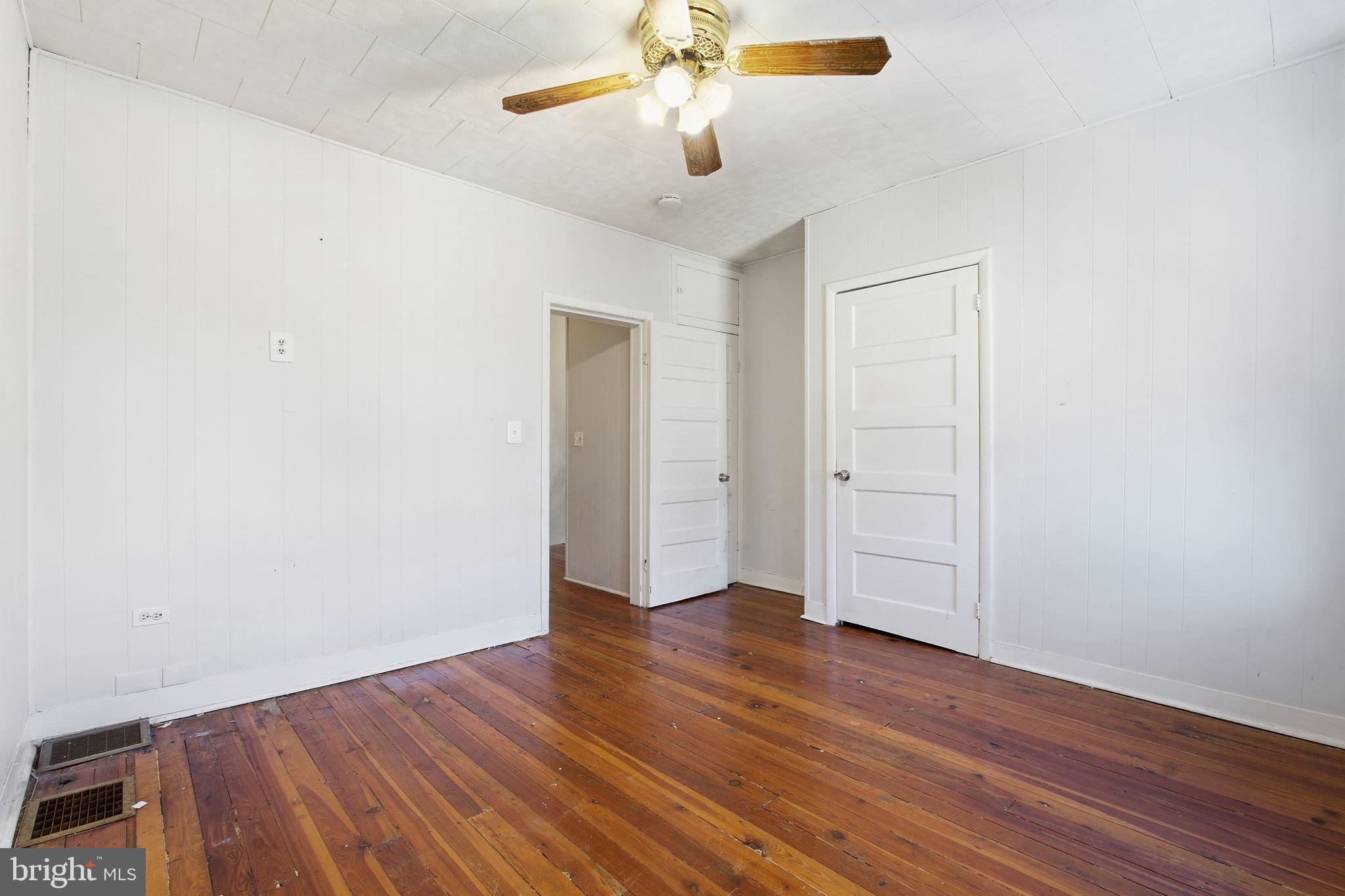 GREEKTOWN - Residential