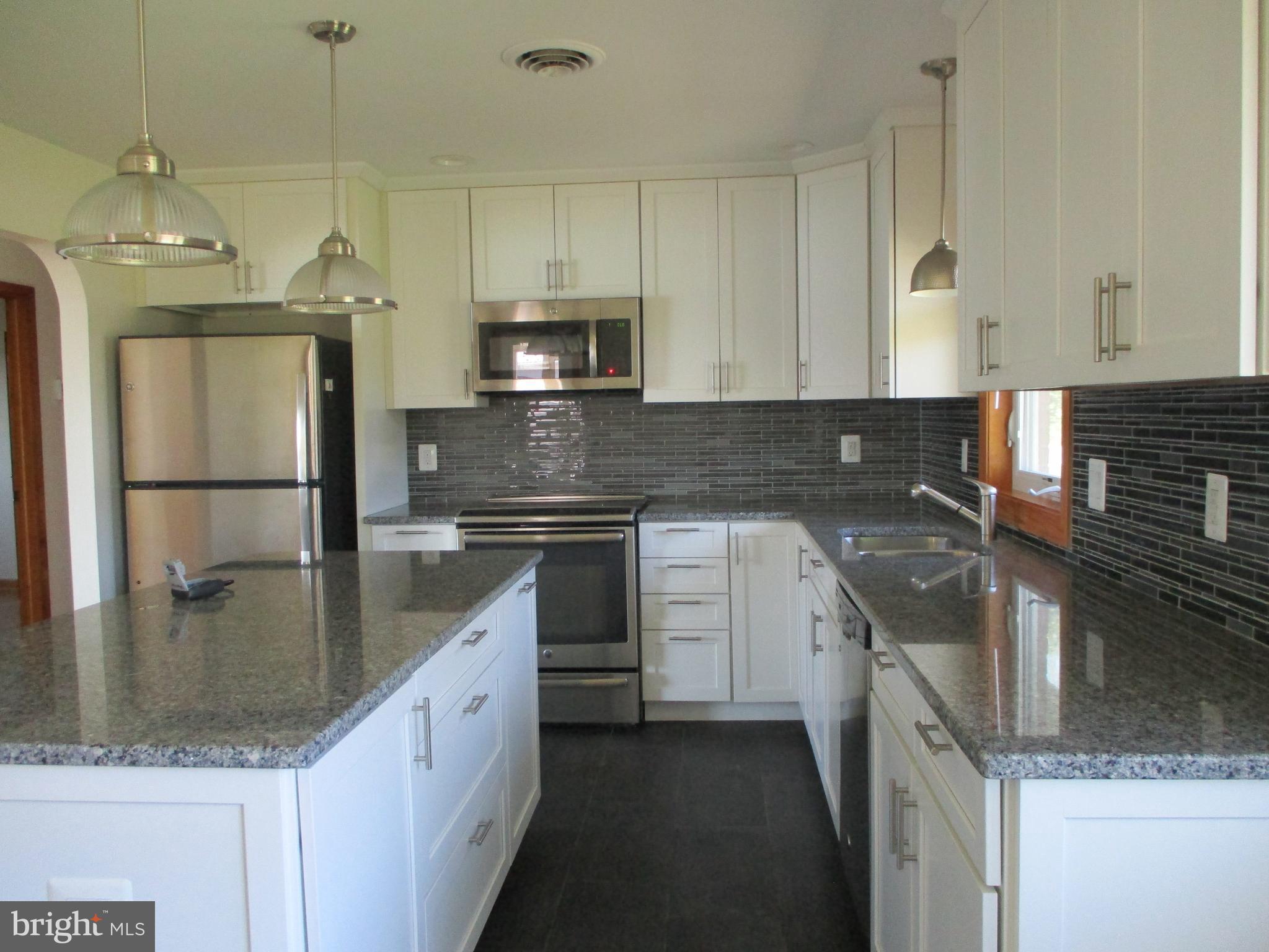 HALF PONE POINT - Residential Lease