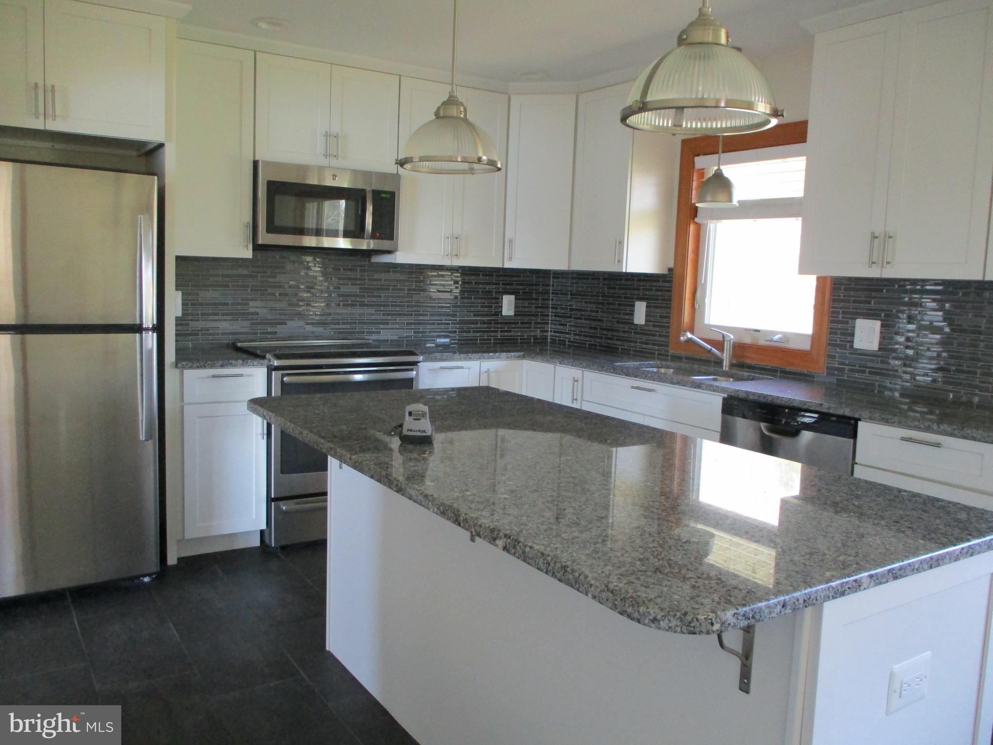 HALF PONE POINT - Residential Lease