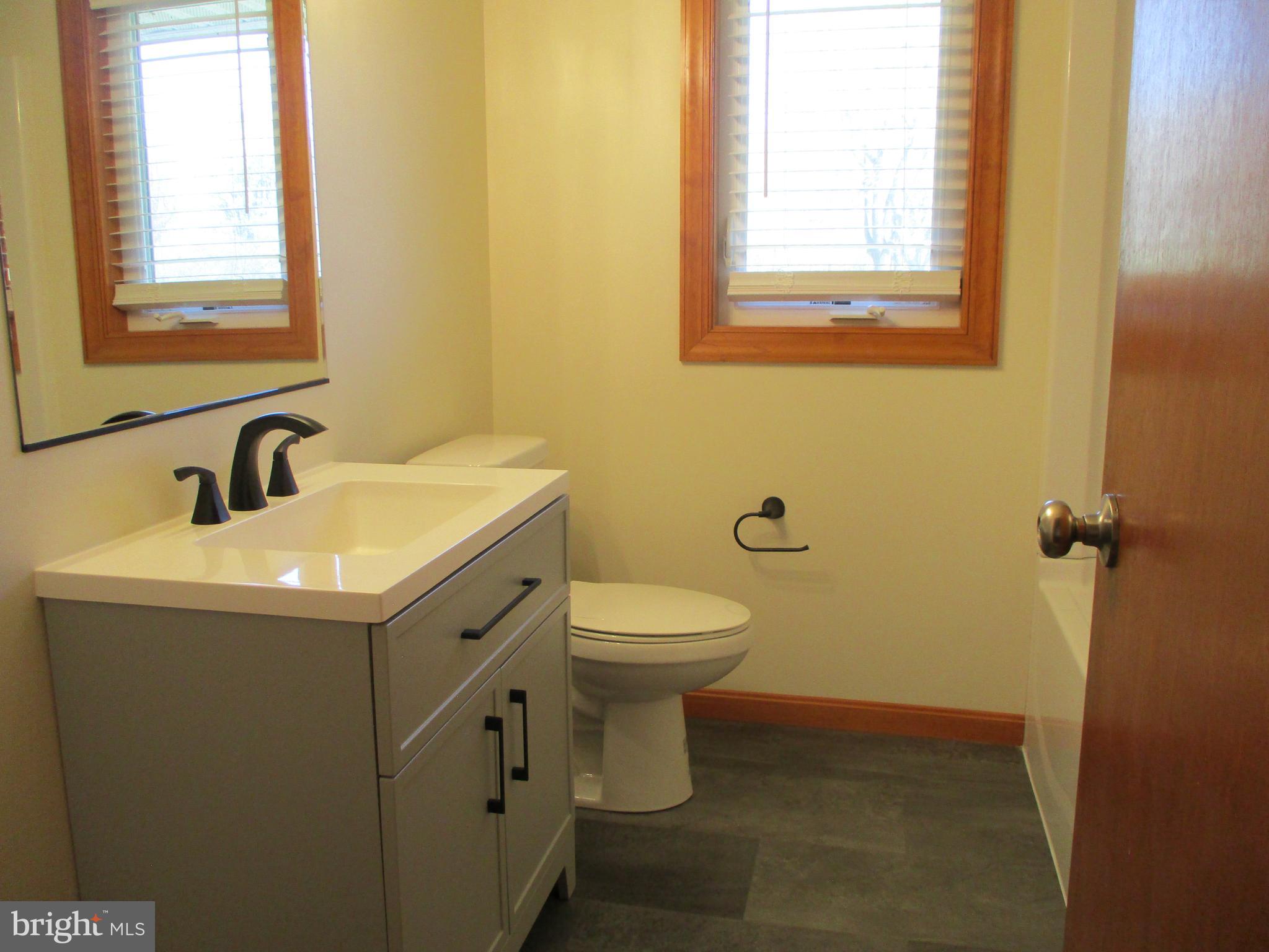 HALF PONE POINT - Residential Lease