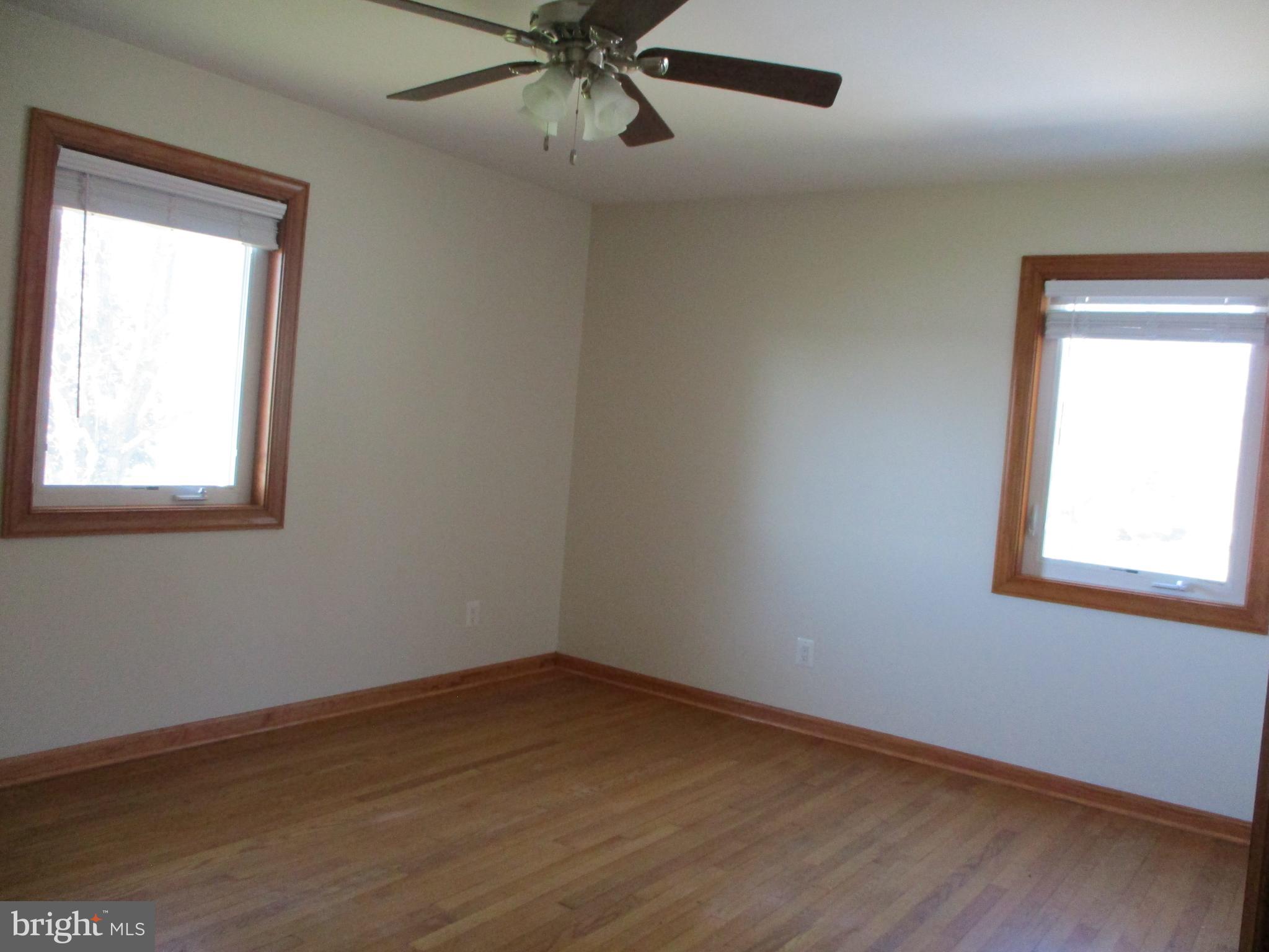 HALF PONE POINT - Residential Lease