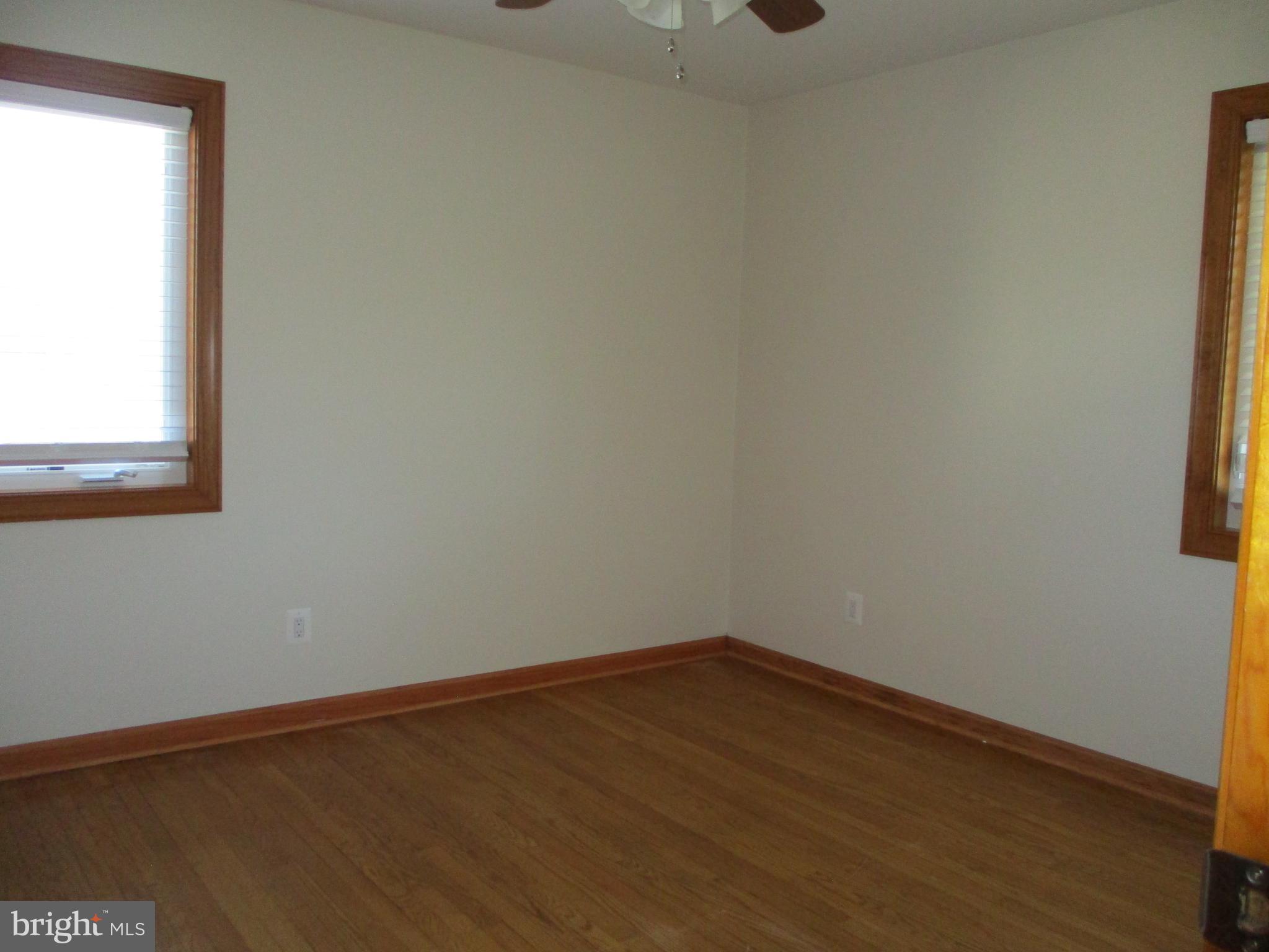 HALF PONE POINT - Residential Lease