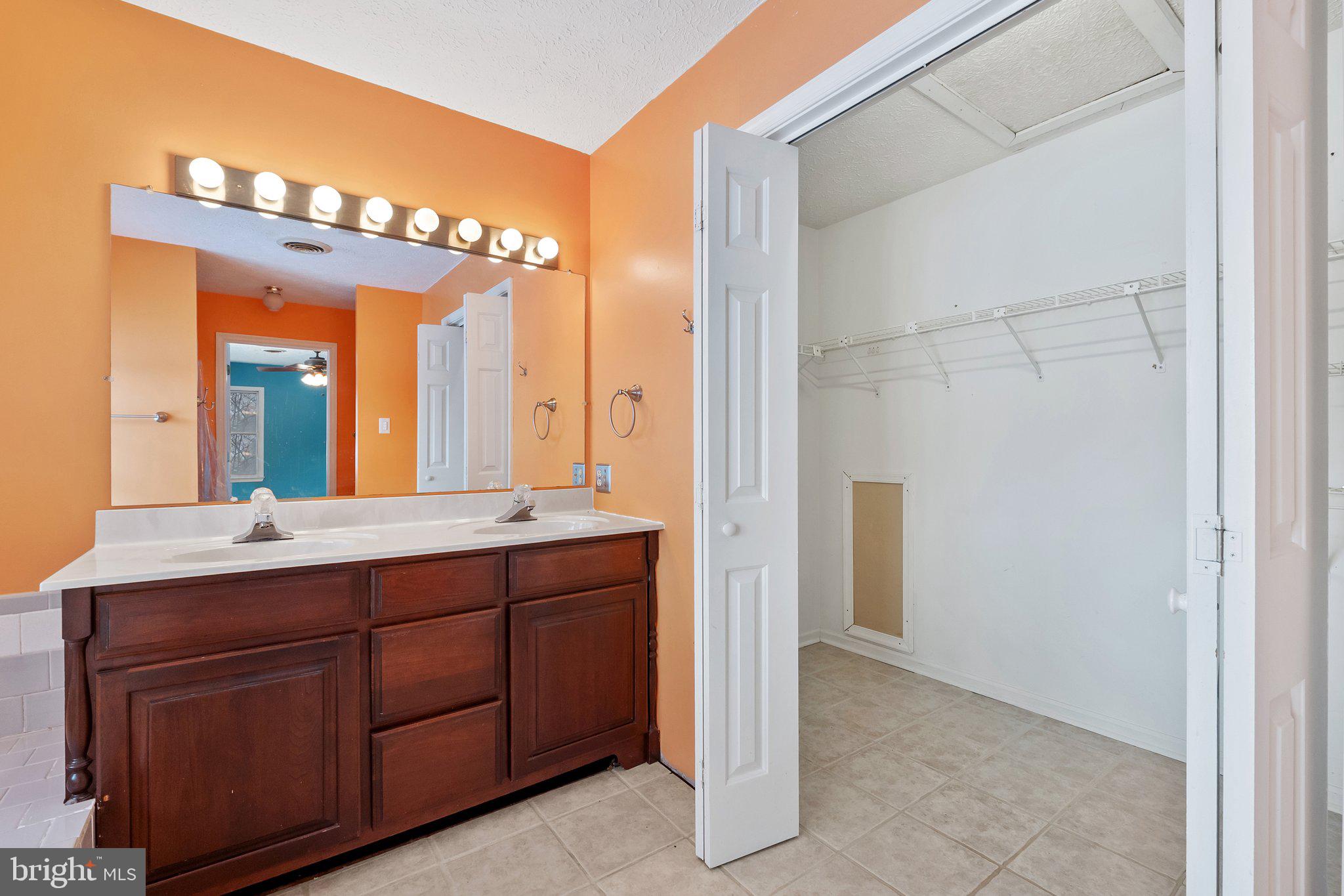 LAKE HOLIDAY ESTATES - Residential