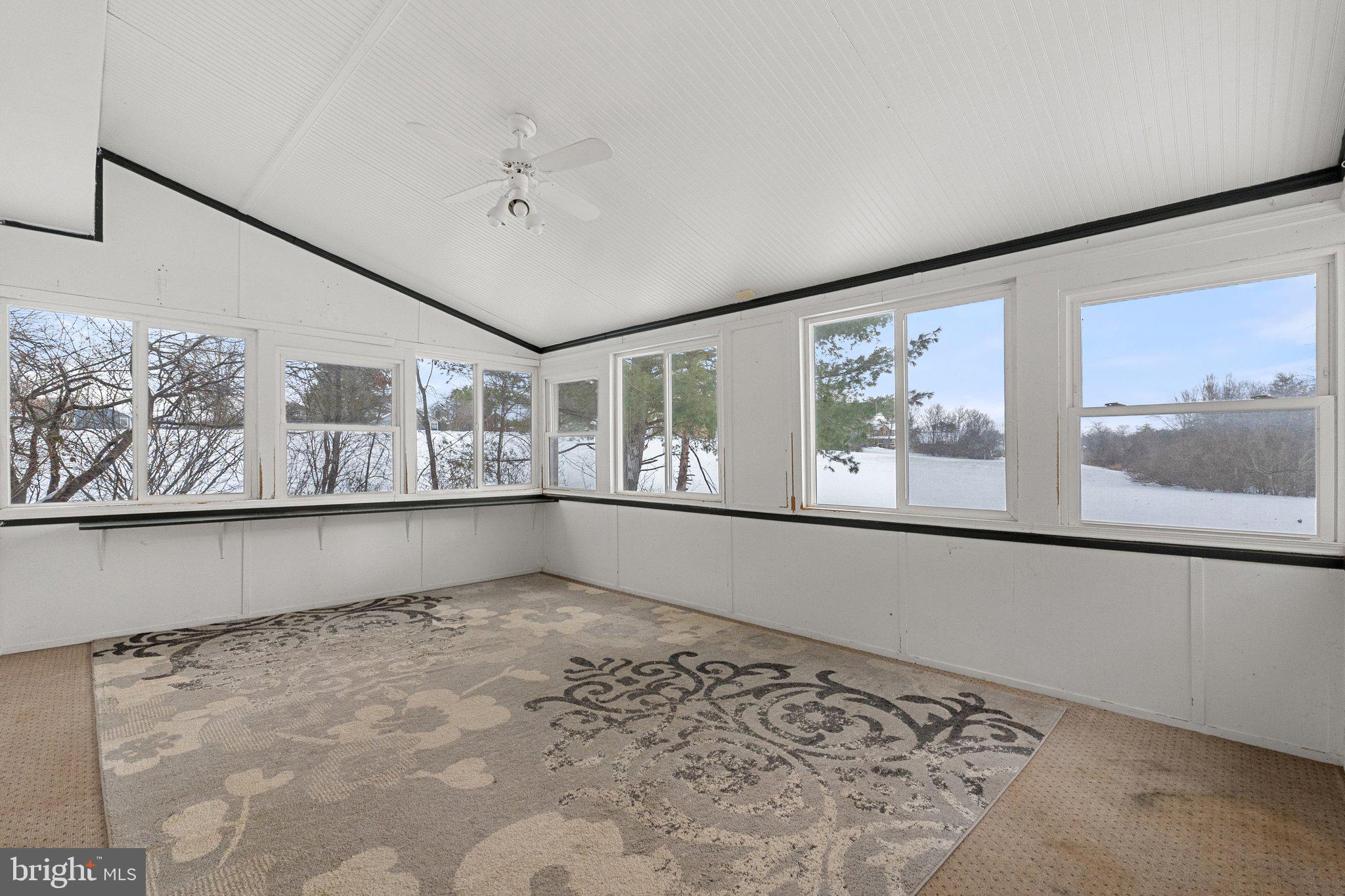 LAKE HOLIDAY ESTATES - Residential