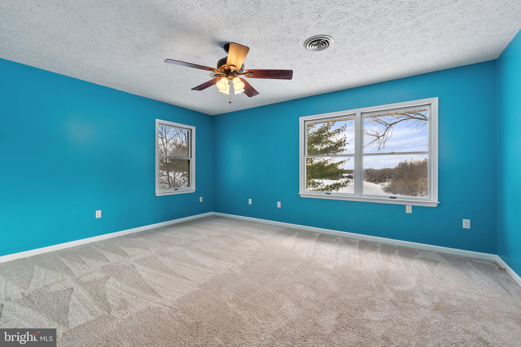 LAKE HOLIDAY ESTATES - Residential