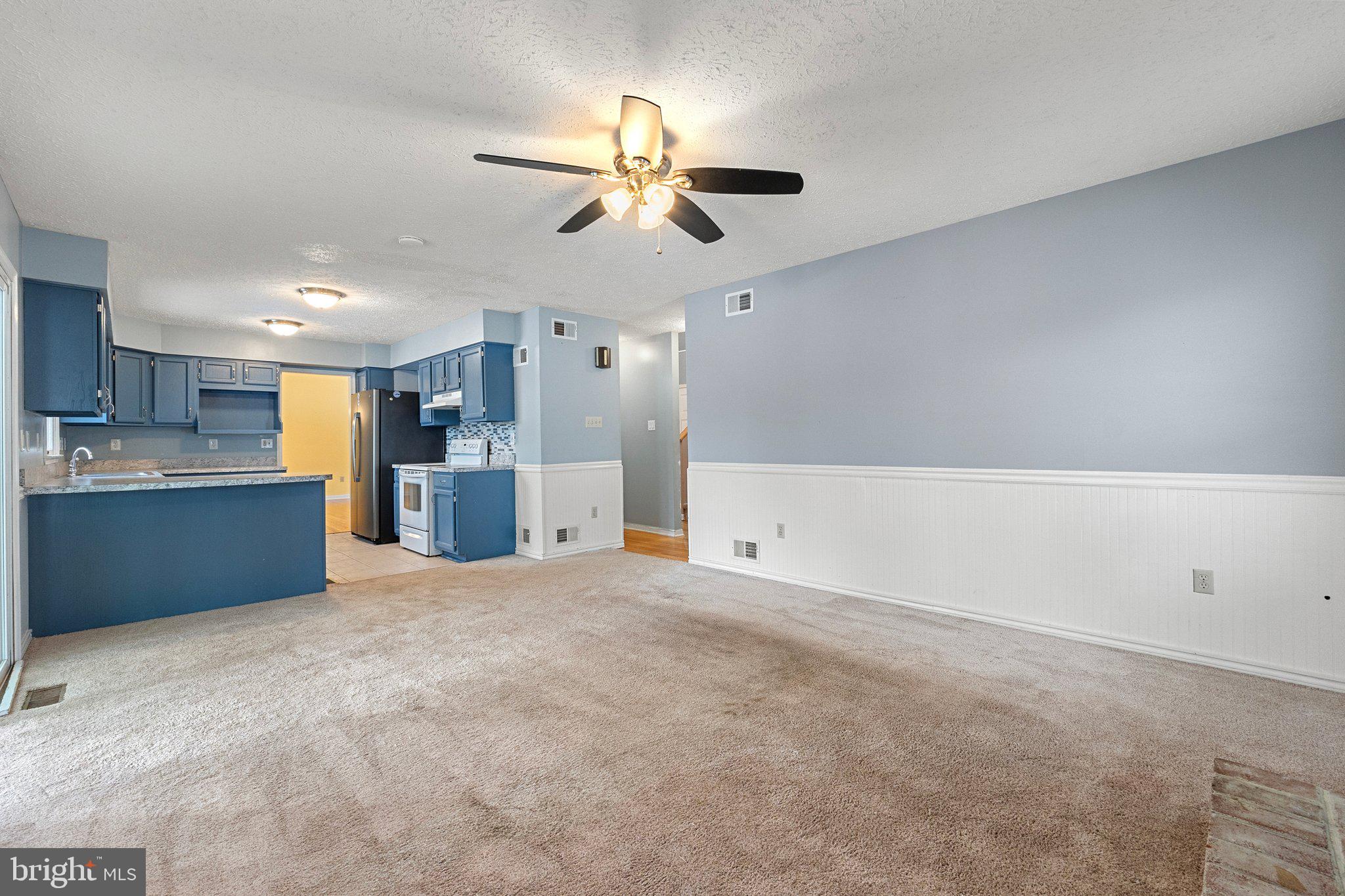 LAKE HOLIDAY ESTATES - Residential