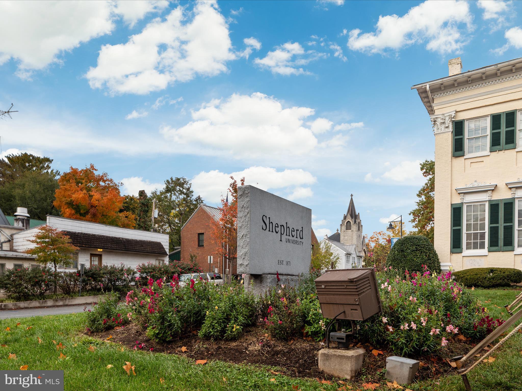 SHEPHERDSTOWNE ESTATES - Residential