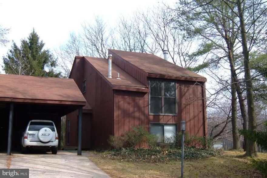 GREAT OPPORTUNITY TO OWN  A SINGLE FAMILY HOME IN THE HEART OF COLUMBIA. PRICED DRASTICLLY UNDER MARKET VALUE FOR QUICK SALE. NEEDS WORK,/TLC, BEING SOLD AS-IS. CURRENTLY OCCUPIED BY TENANT & COULD ALSO BE A GREAT INVESTMENT OPPORTUNITY. ONLY MINUTES FROM ALL MAJOR HIGHWAYS/ROADS/MALLS/SHOPPING AREAS AND JUST A SHORT COMMUTE TO BOTH THE BALTIMORE AND/OR WASHINGTON METRO AREAS. A MUST SEE!