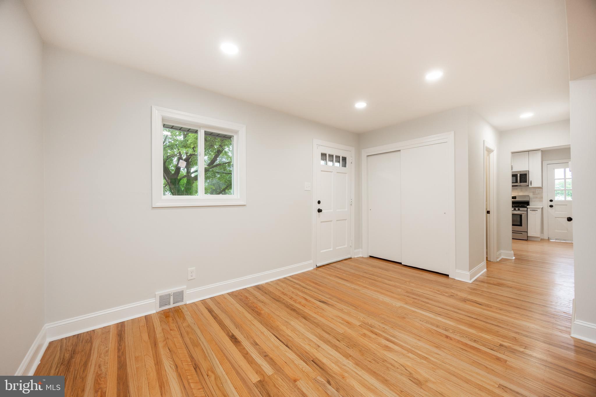 110 DEEP HOLLOW ROAD