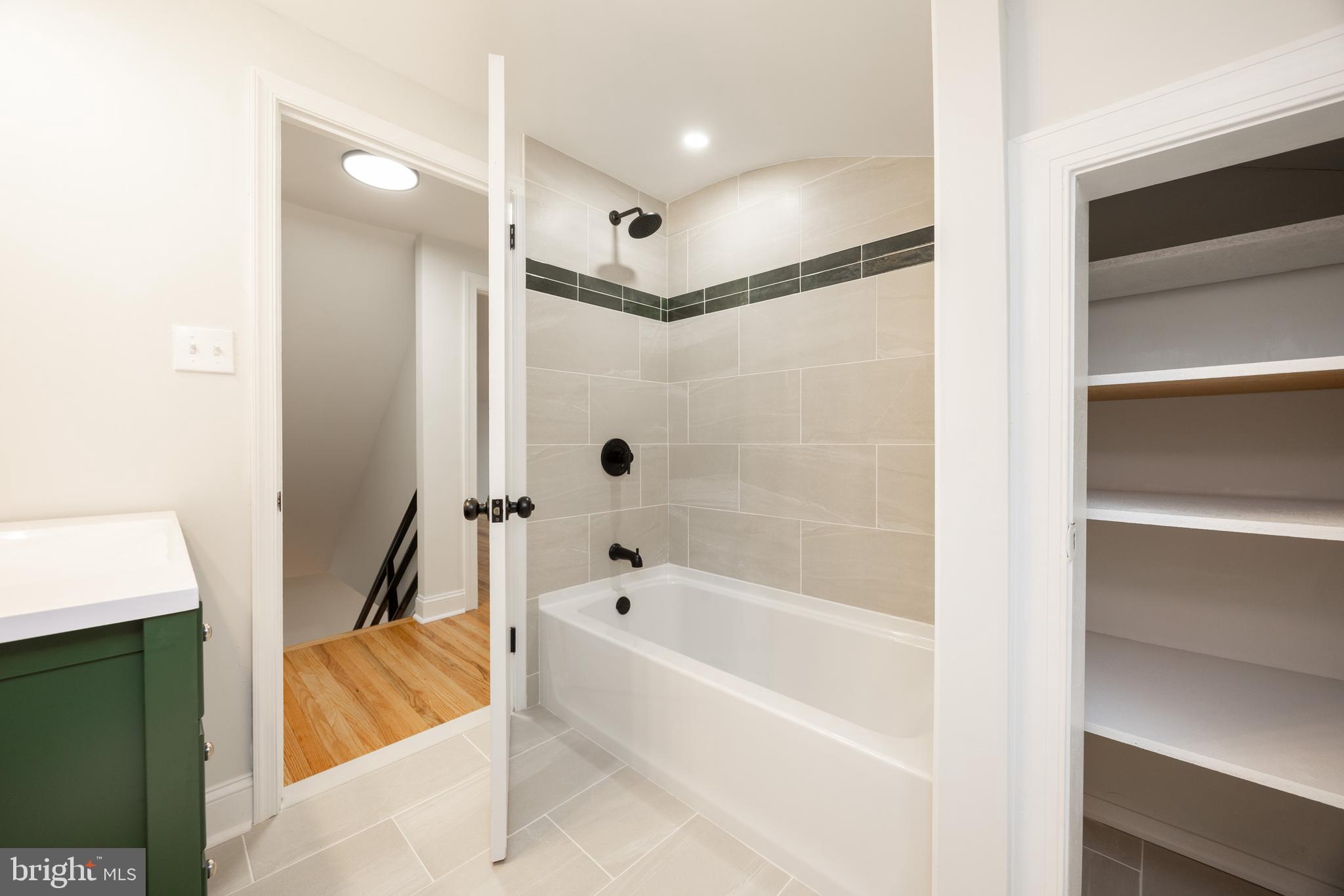 CANDLEBROOK - Residential