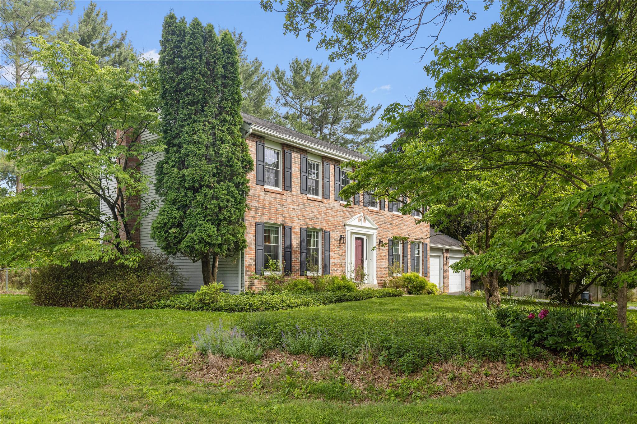 FOXLAIR ACRES - Residential
