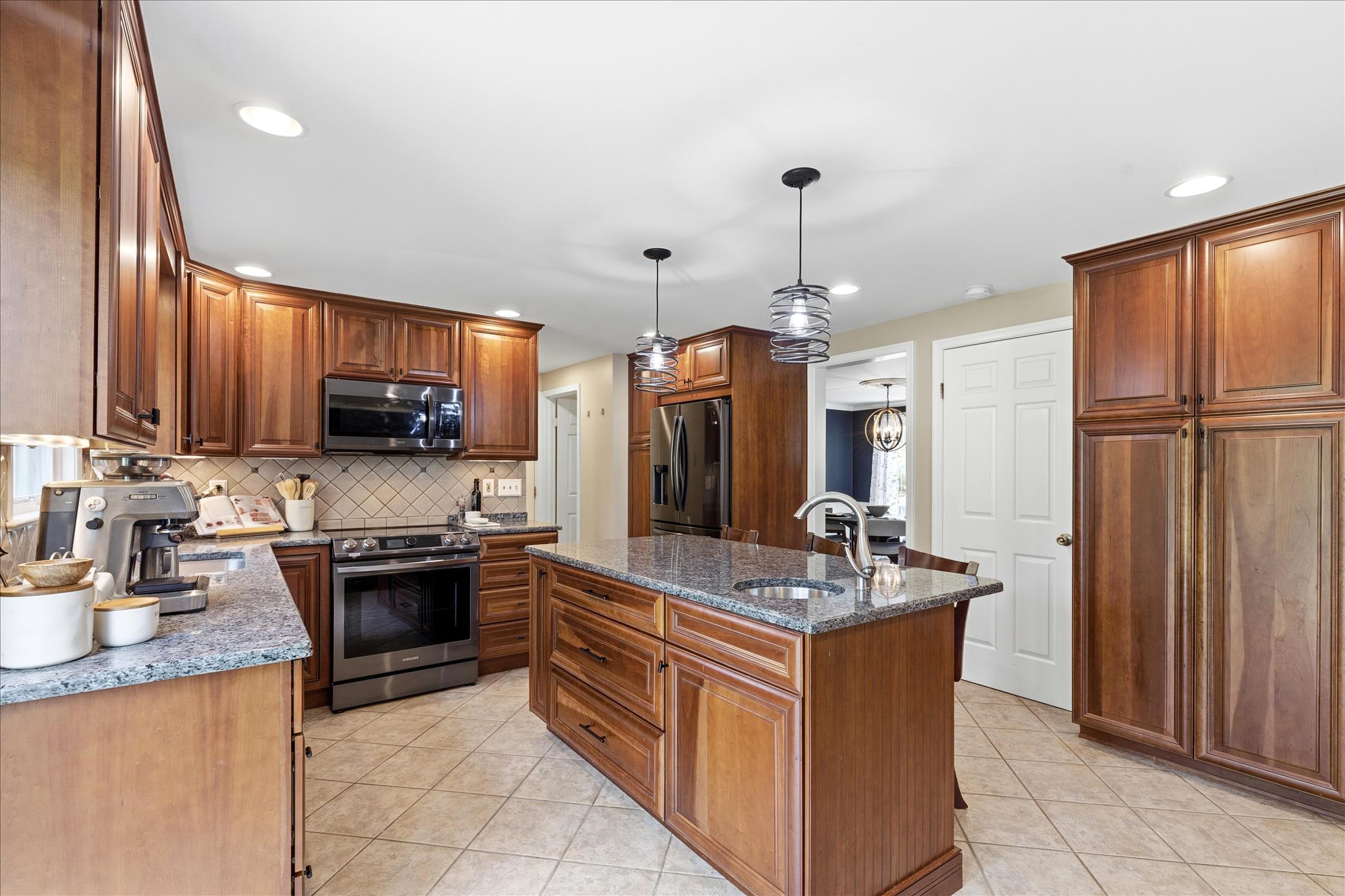 FOXLAIR ACRES - Residential