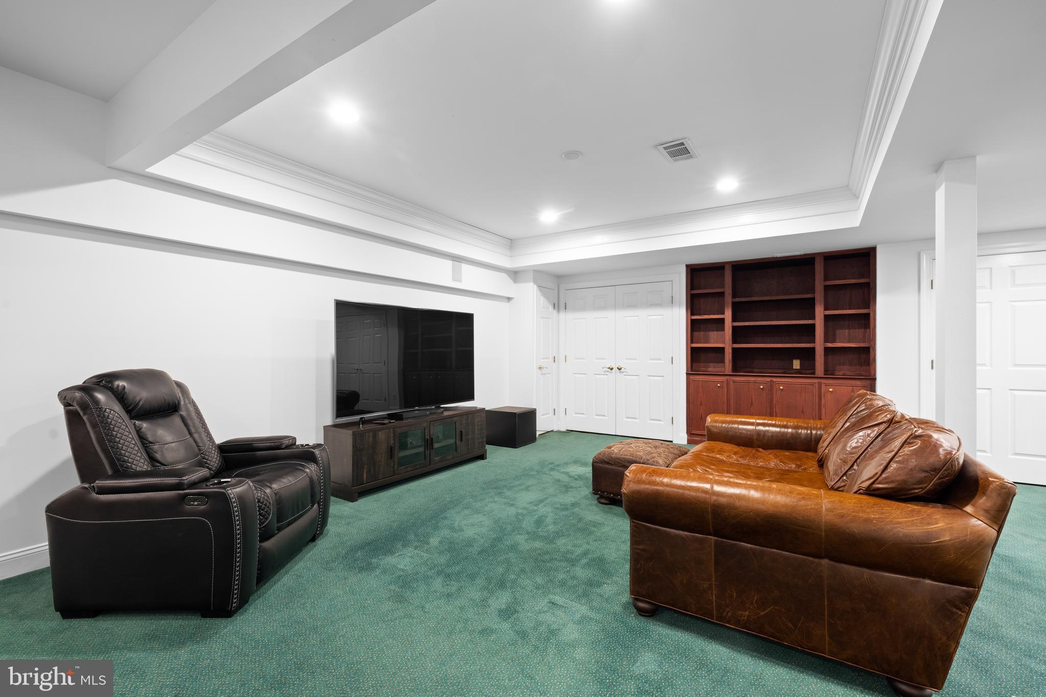 WHITEHORSE - Residential