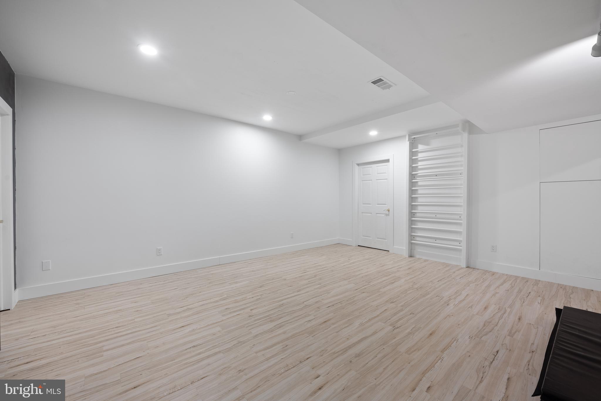 WHITEHORSE - Residential