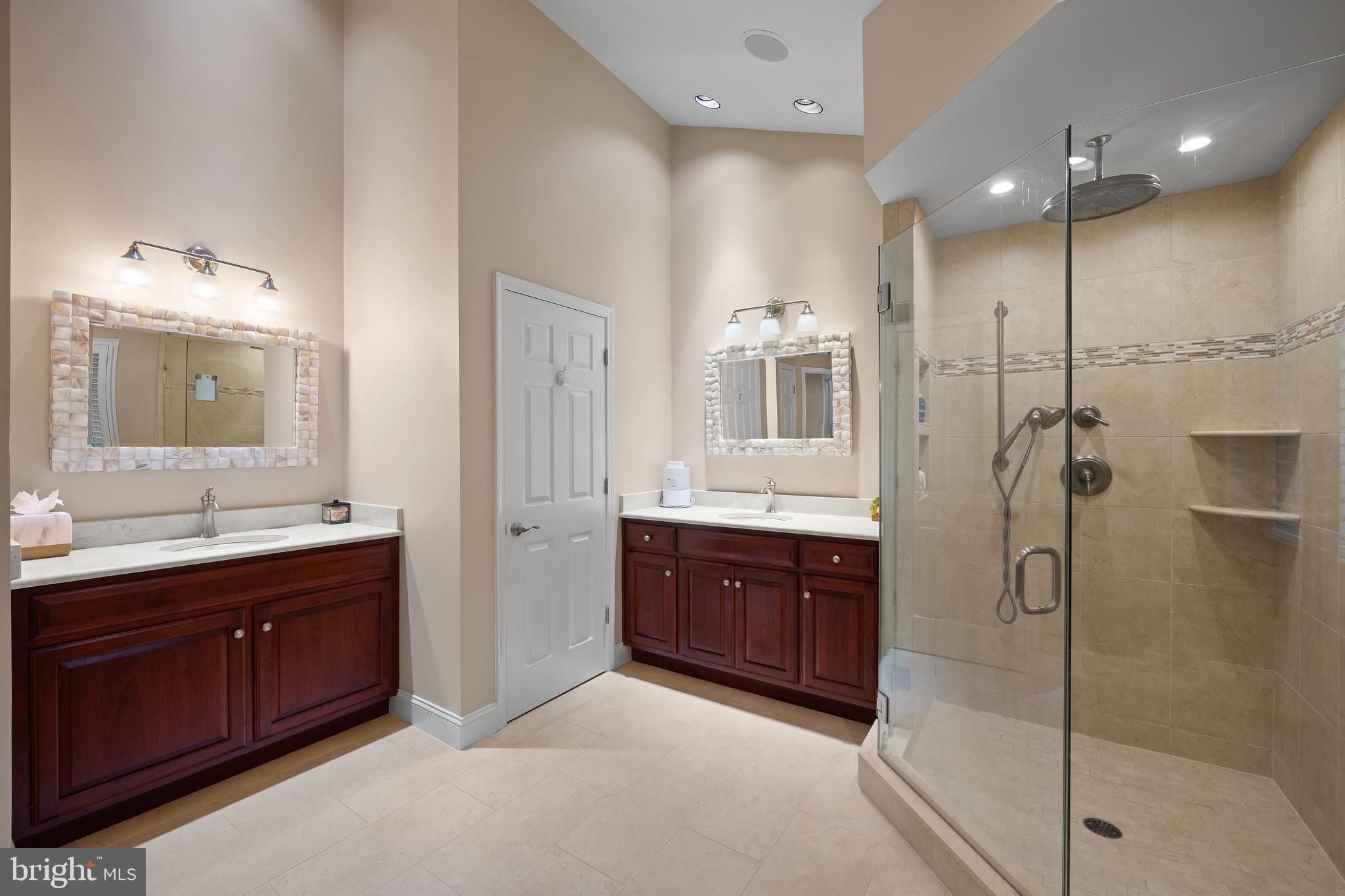 WHITEHORSE - Residential