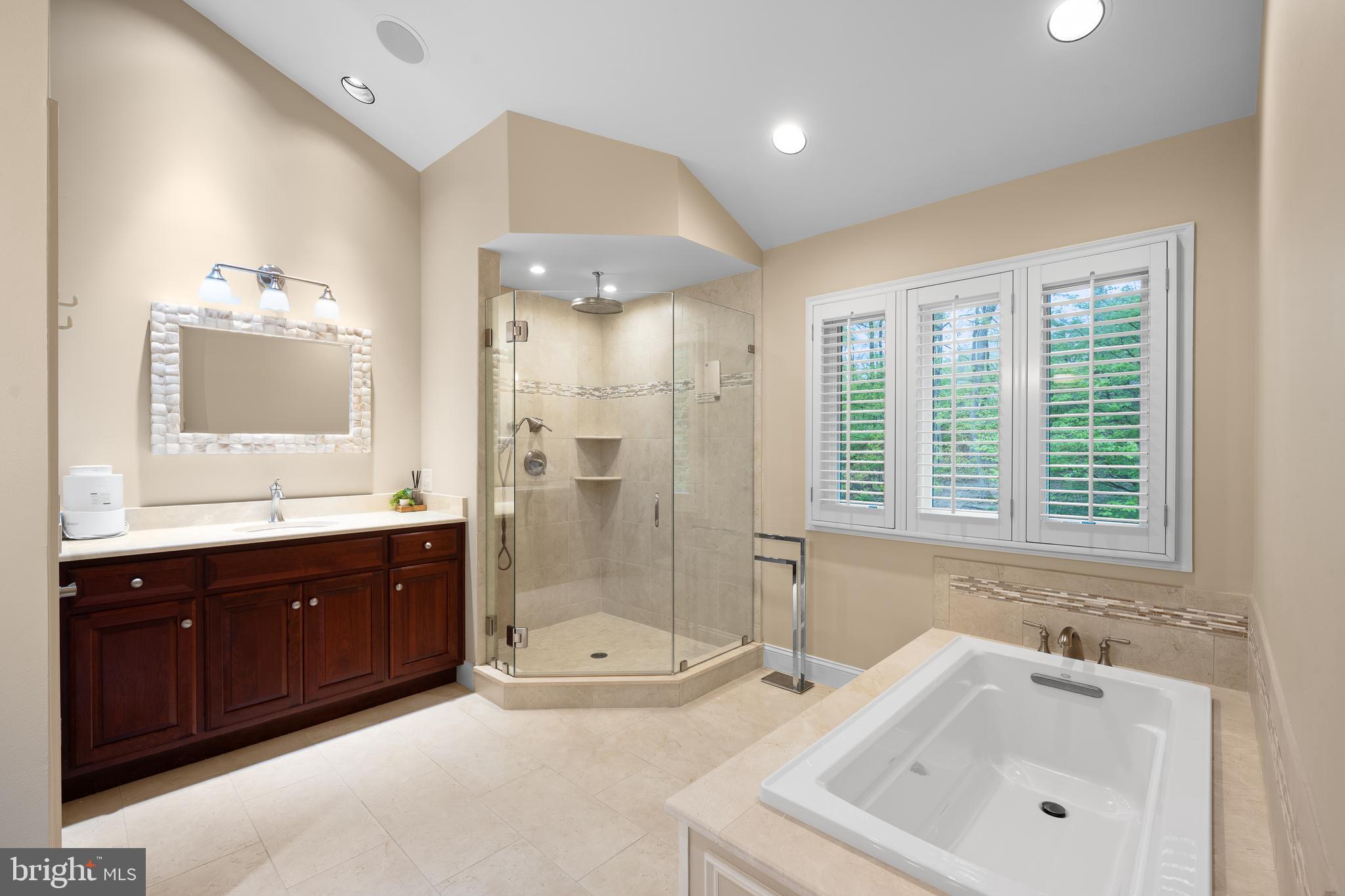 WHITEHORSE - Residential