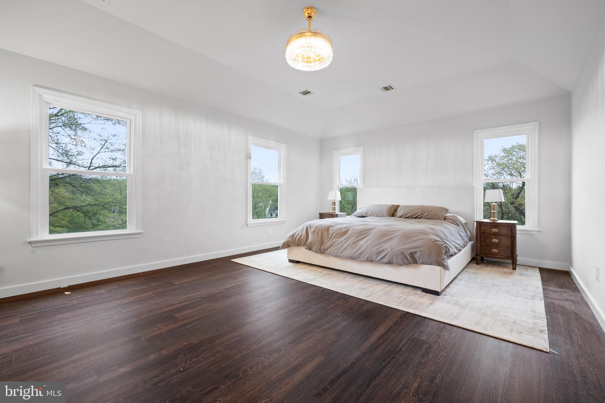 WHITEHORSE - Residential