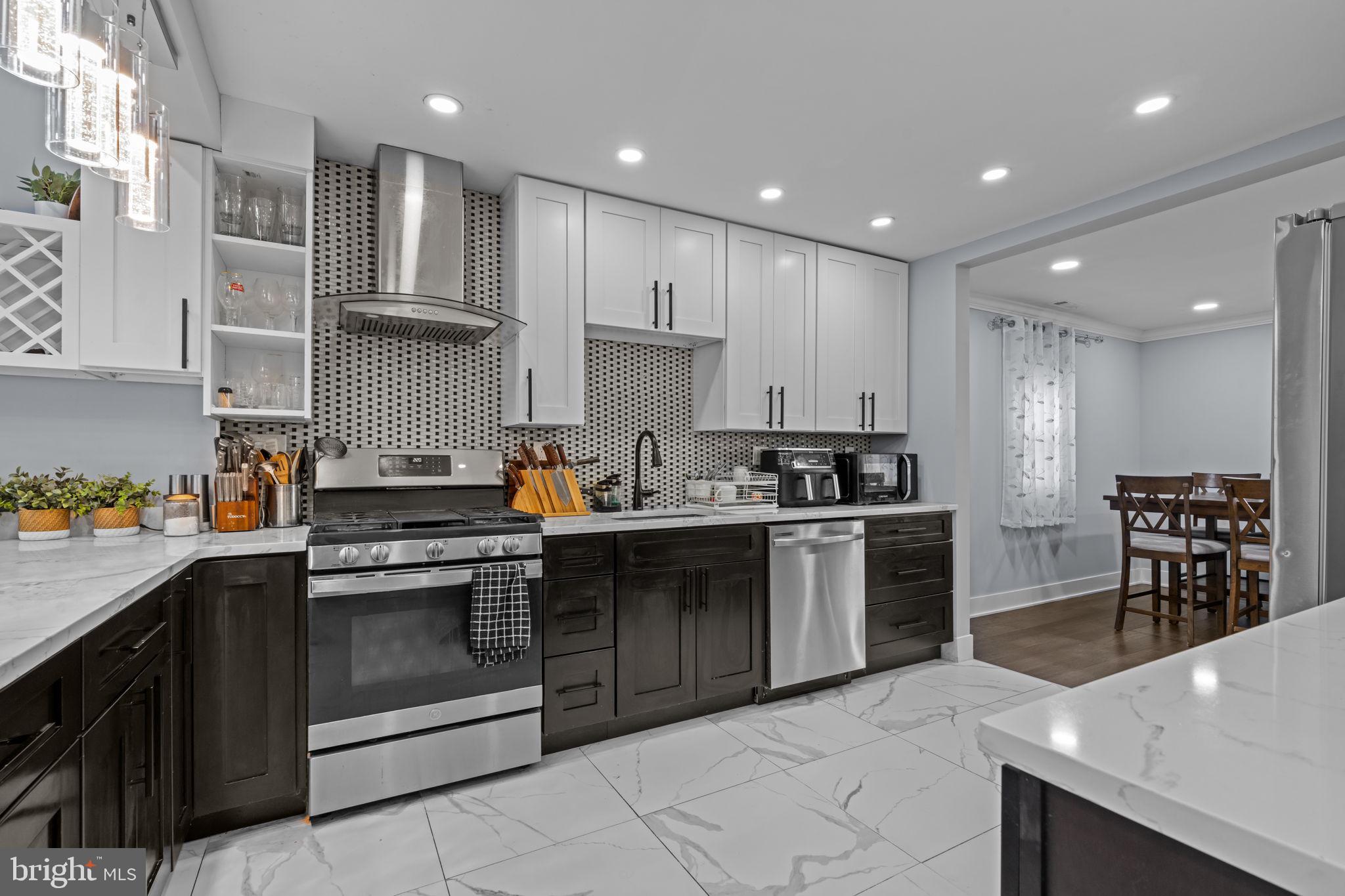 OXFORD VALLEY - Residential