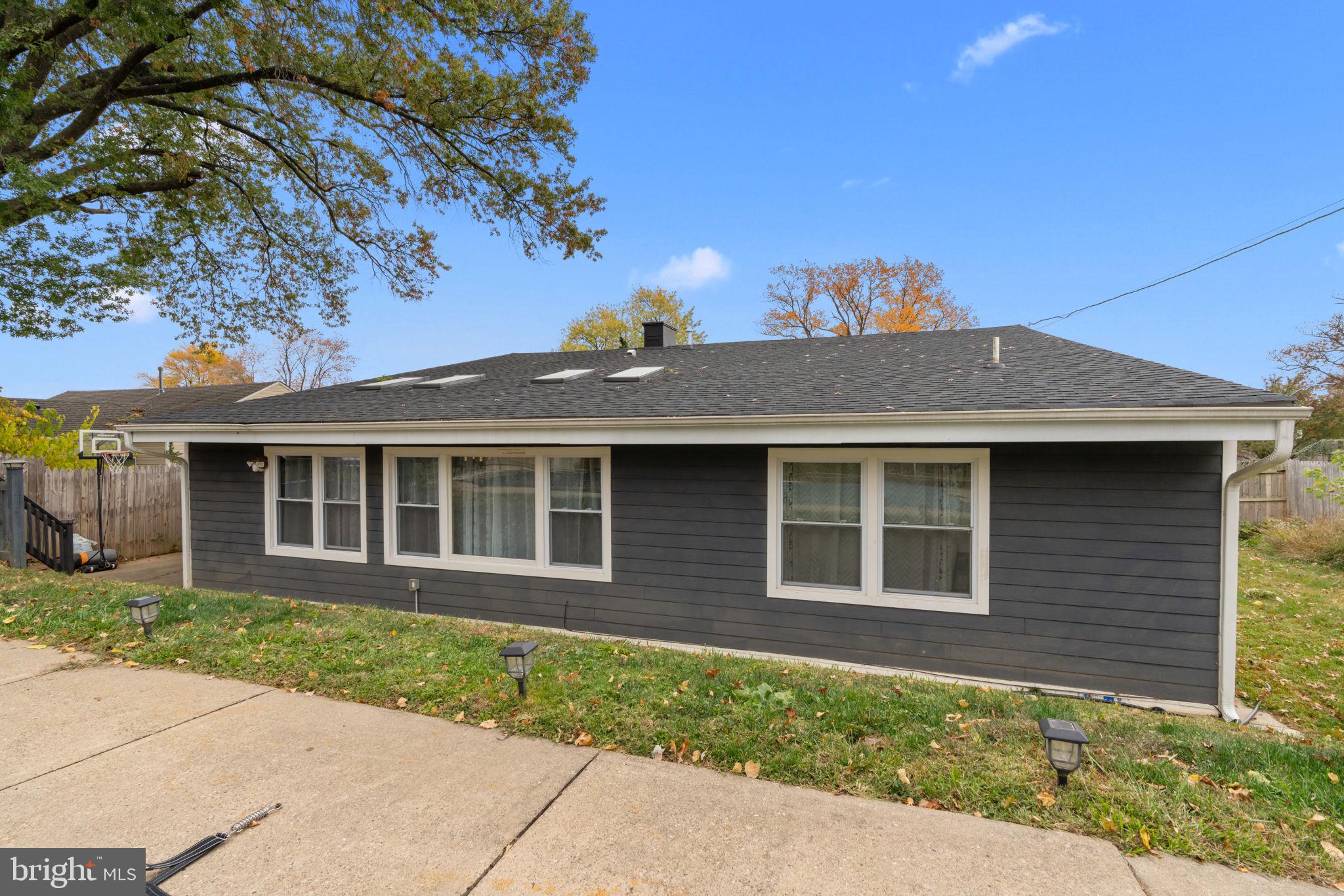 OXFORD VALLEY - Residential