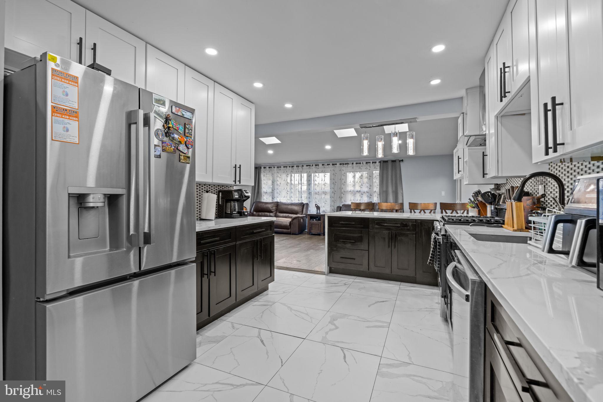 OXFORD VALLEY - Residential