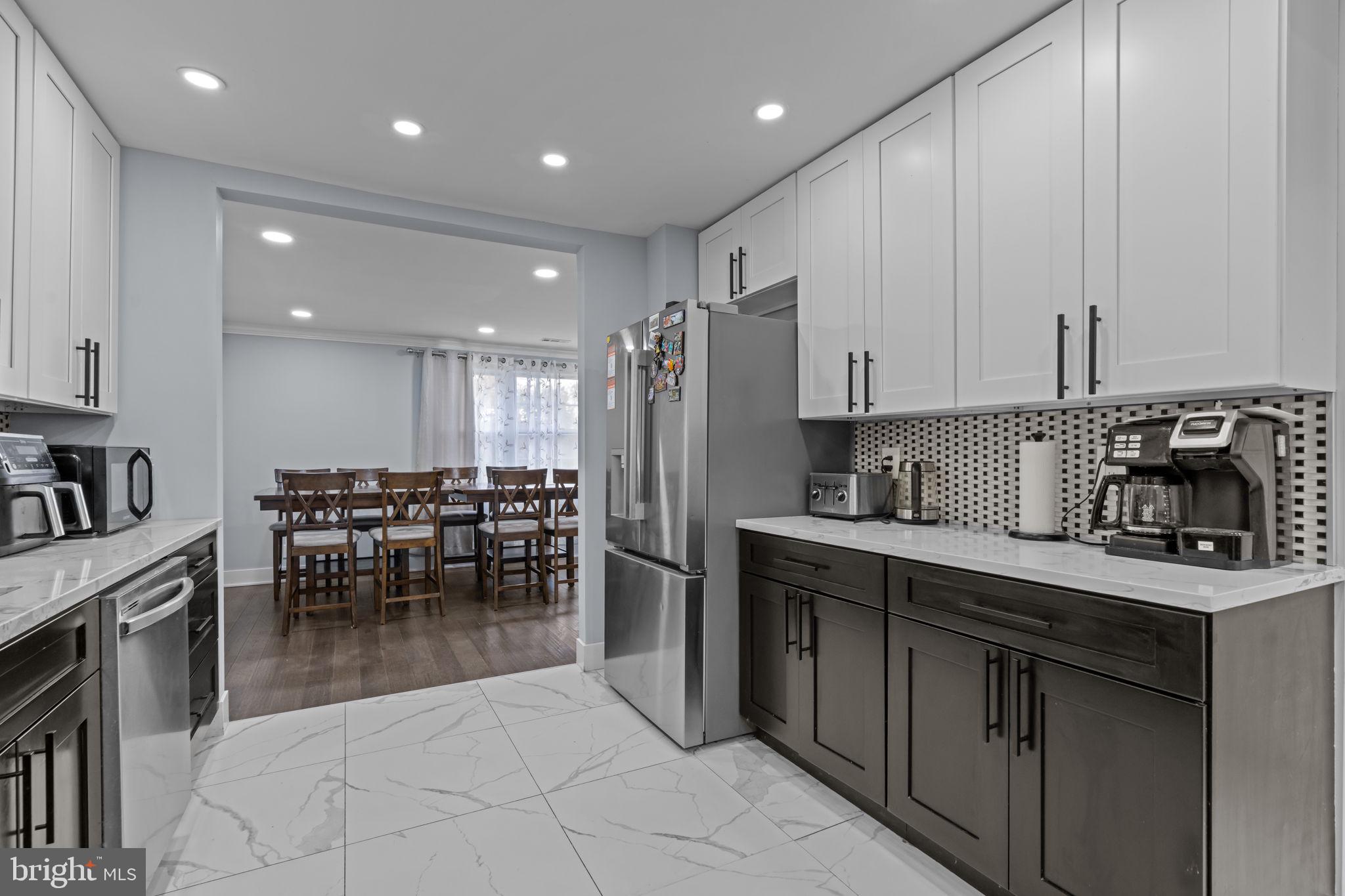 OXFORD VALLEY - Residential