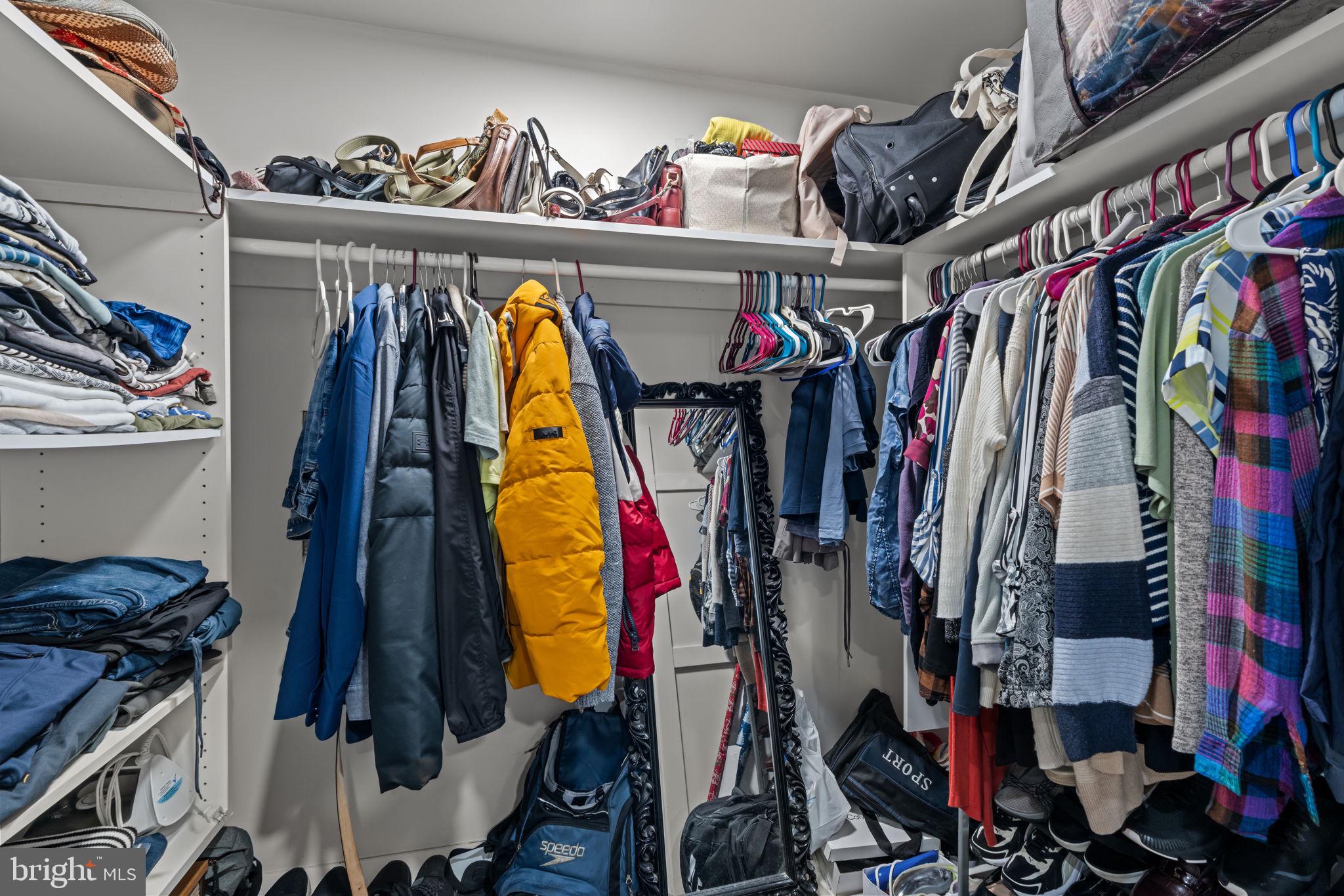 OXFORD VALLEY - Residential