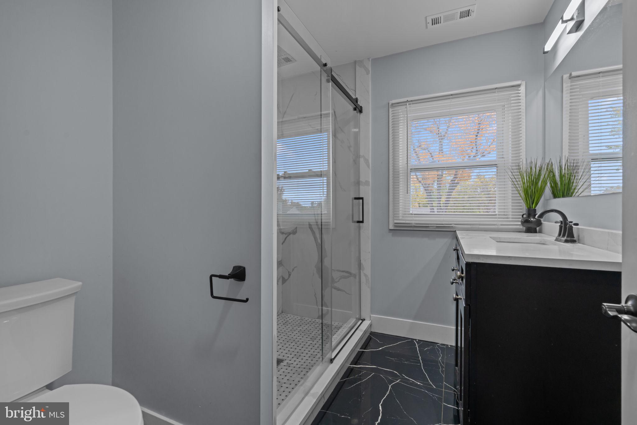 OXFORD VALLEY - Residential