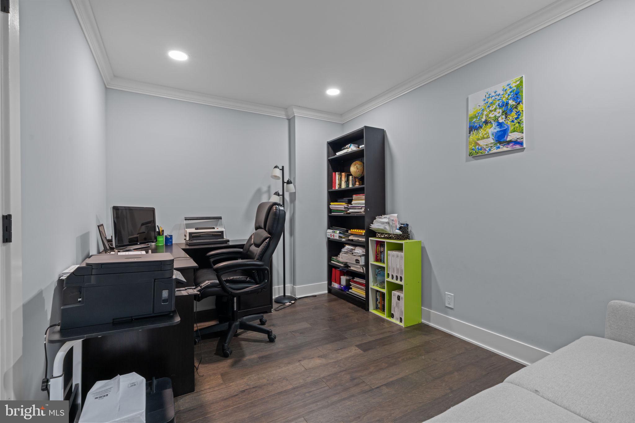 OXFORD VALLEY - Residential