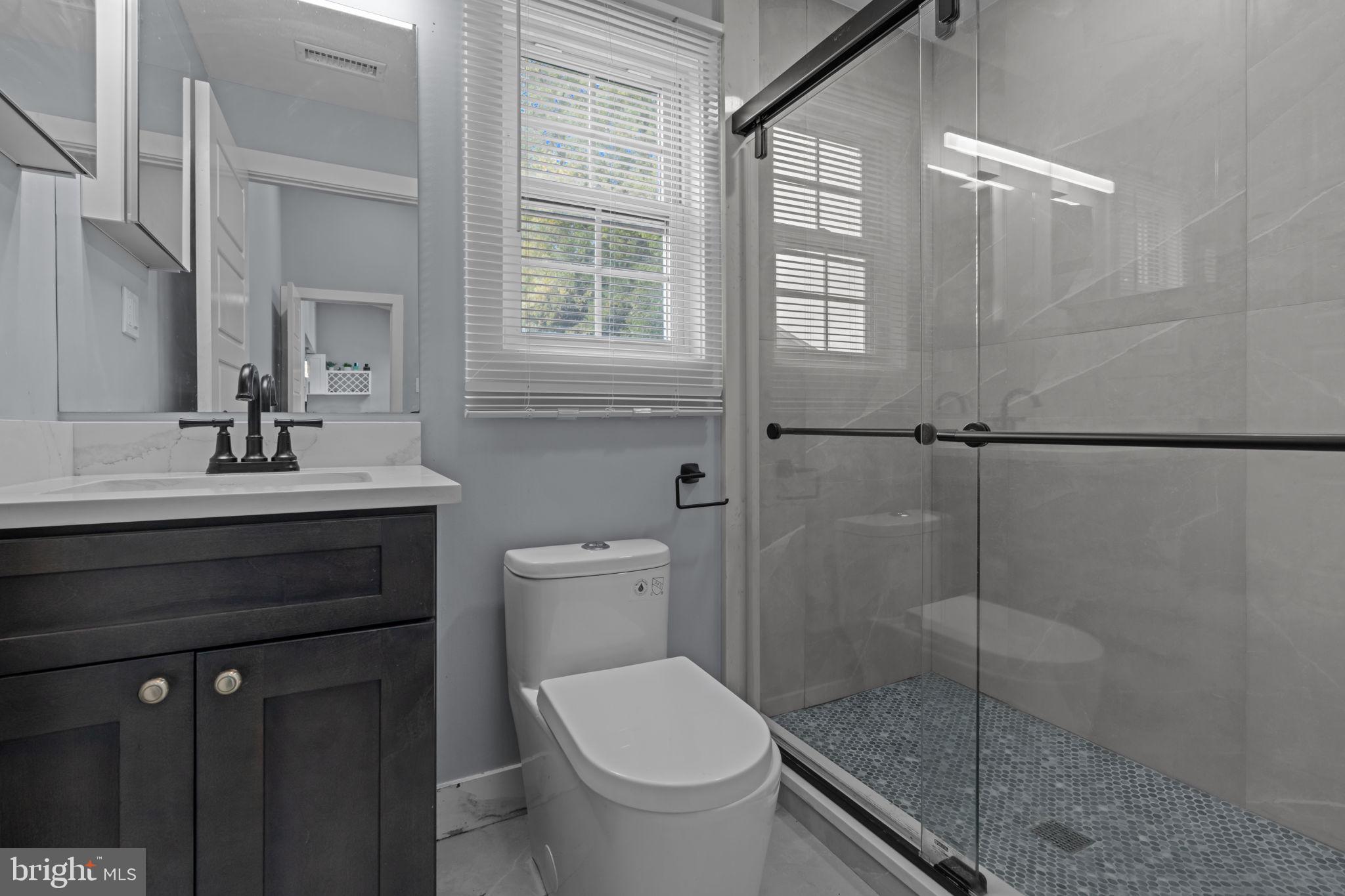 OXFORD VALLEY - Residential