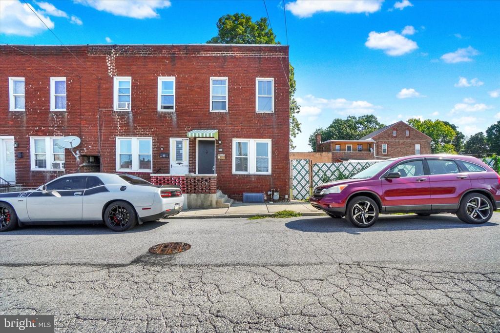 Photo of 125 Stanley Place, YORK, PA 17403 (MLS # PAYK2089562)