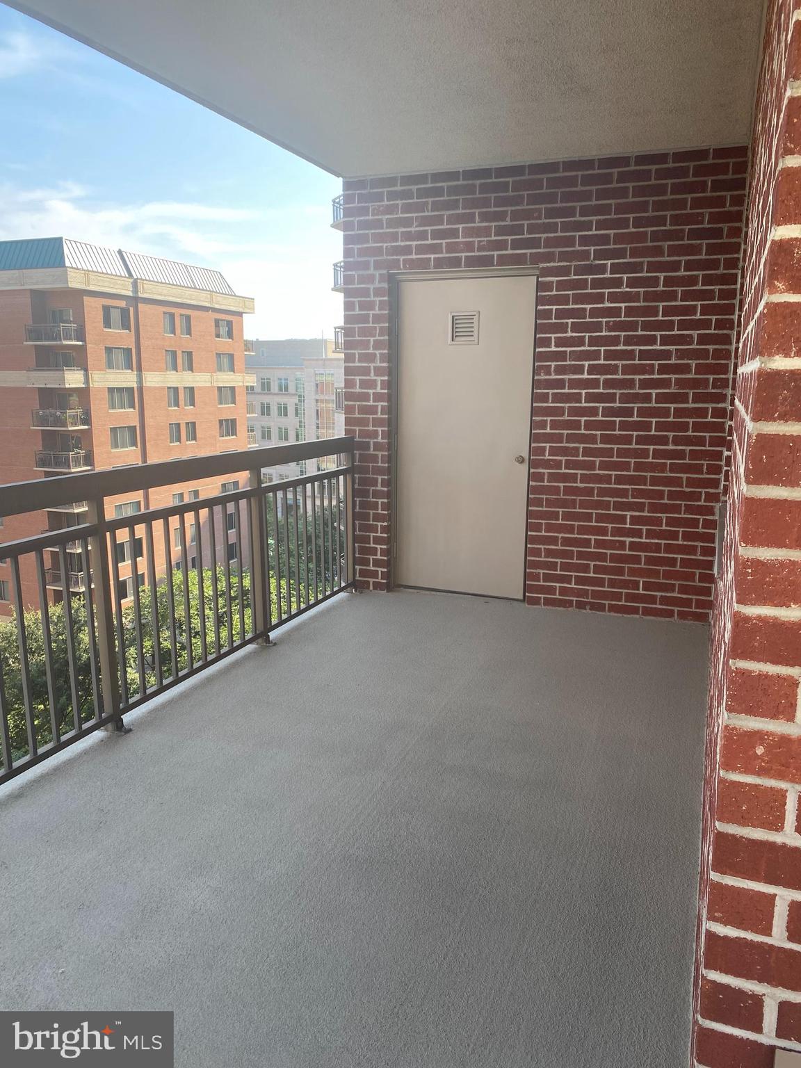 VIRGINIA SQUARE - Residential Lease