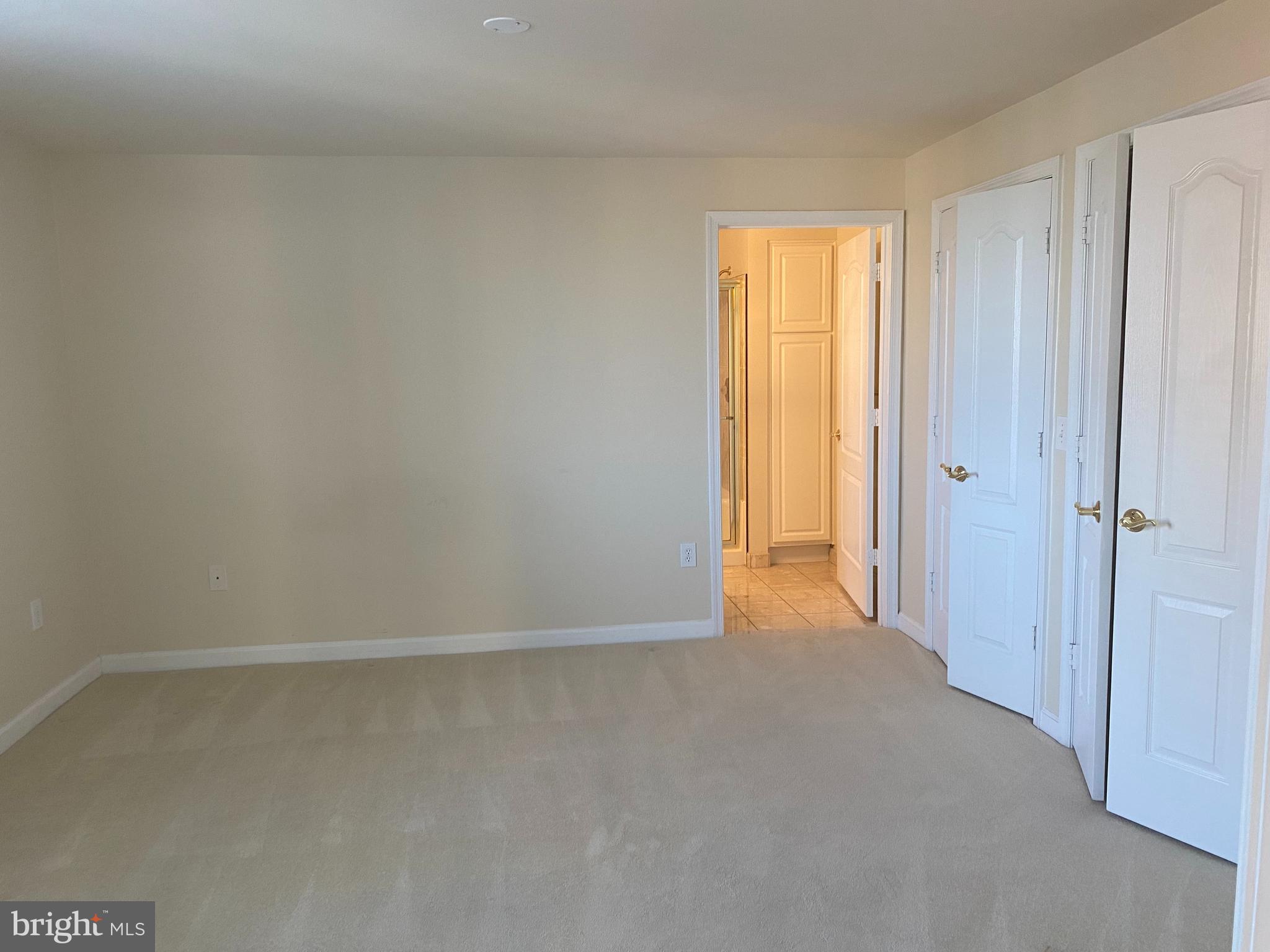 VIRGINIA SQUARE - Residential Lease