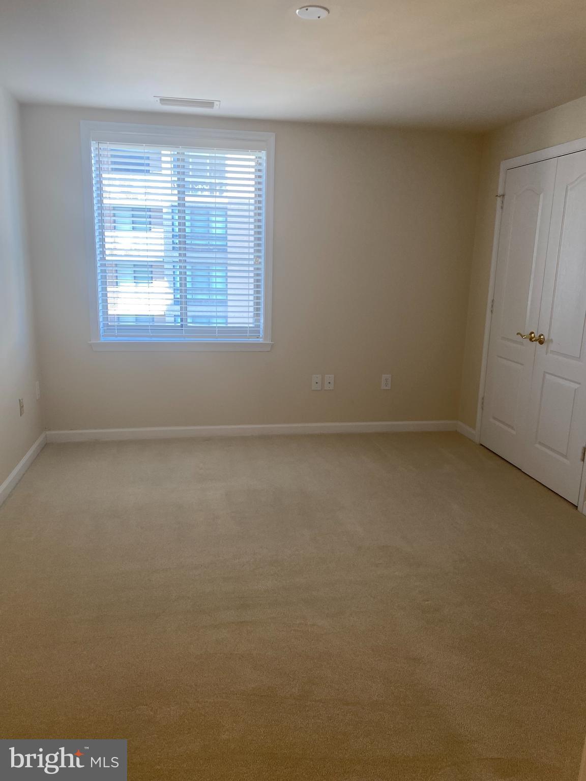 VIRGINIA SQUARE - Residential Lease