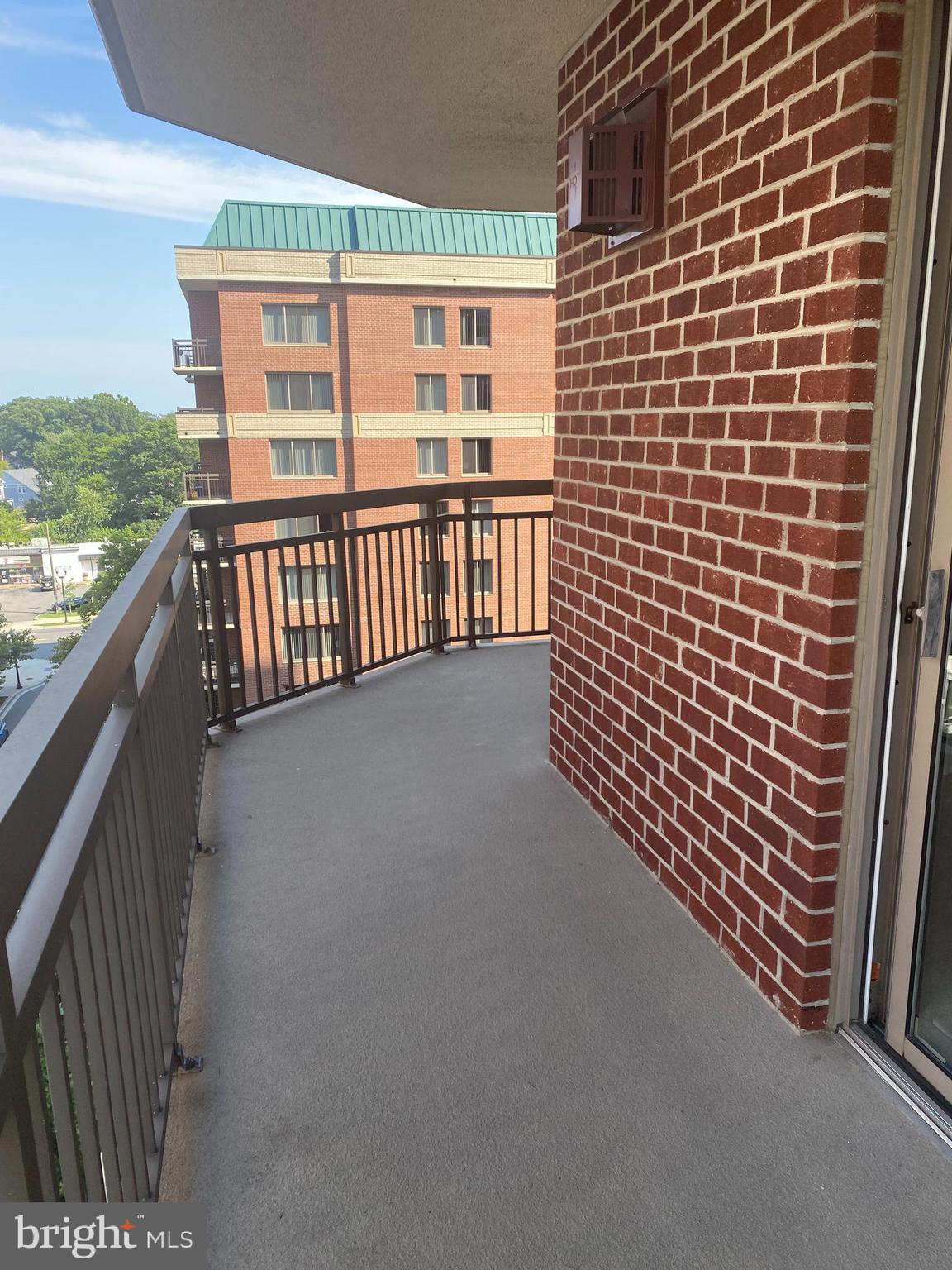 VIRGINIA SQUARE - Residential Lease