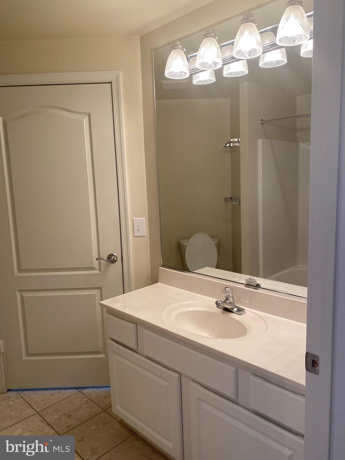 VIRGINIA SQUARE - Residential Lease