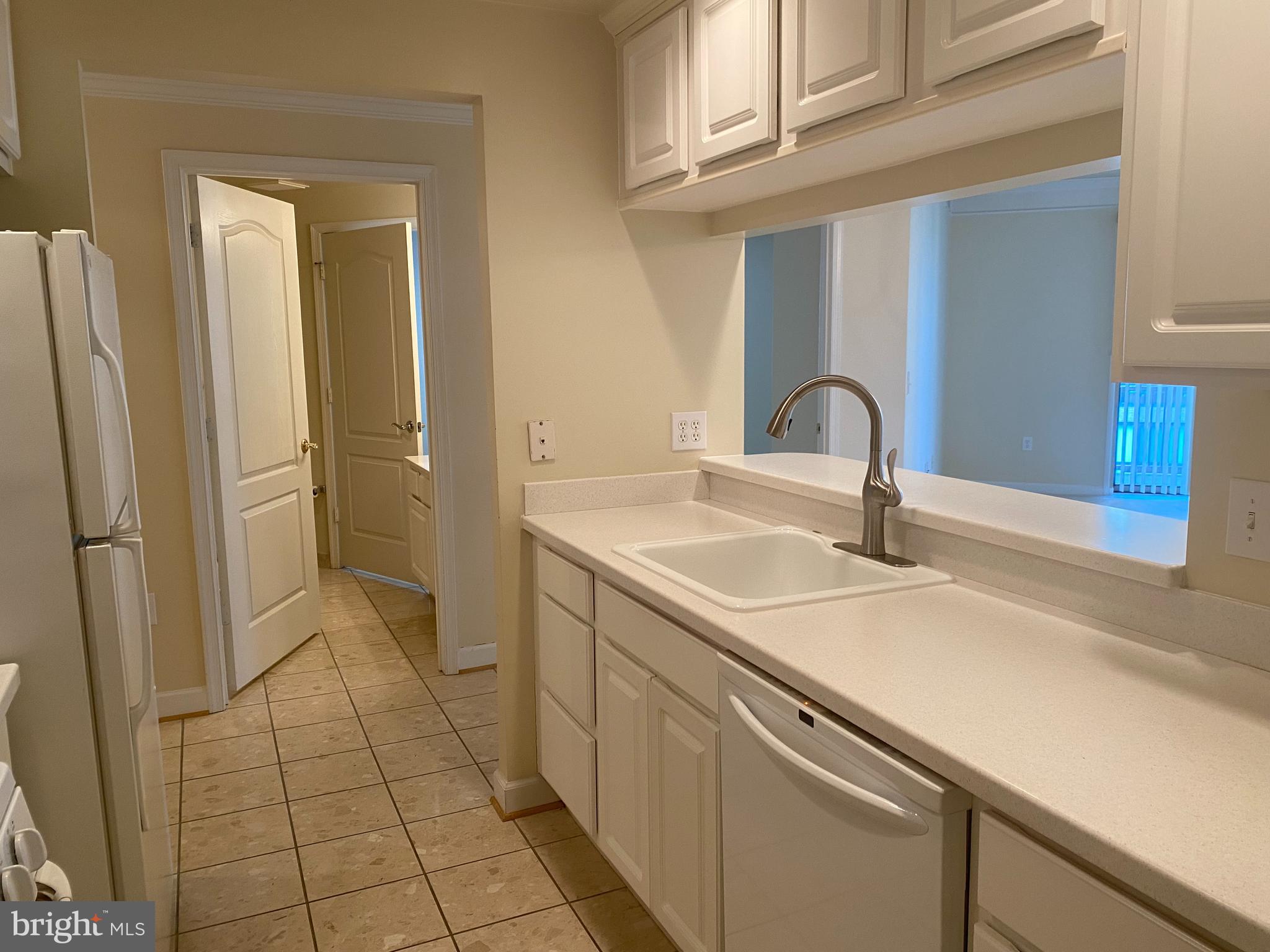 VIRGINIA SQUARE - Residential Lease