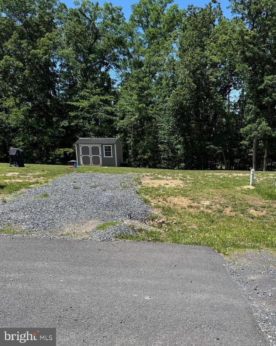 This .17929 acre lot in Elizabeth Station Subdivision is ready to build your dream home.  Electric, Natural gas, Public water and sewer are available for hookup.  This is an established neighborhood located near to the Town of Moorefield, shopping and public schools but in a private, quiet setting.