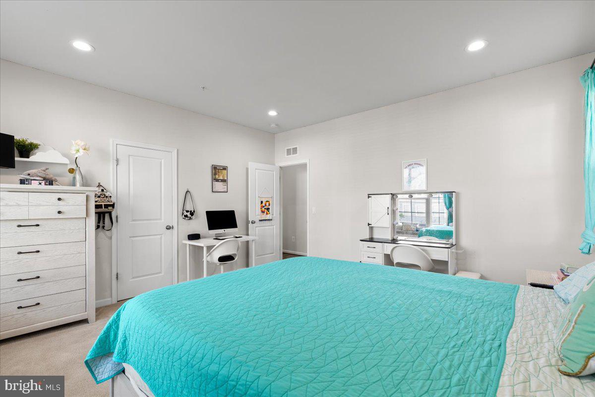 POTOMAC SHORES - Residential
