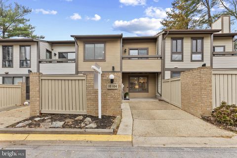 Photo of 18104 Kilrush Court, MONTGOMERY VILLAGE, MD 20886 (MLS # MDMC2207004)