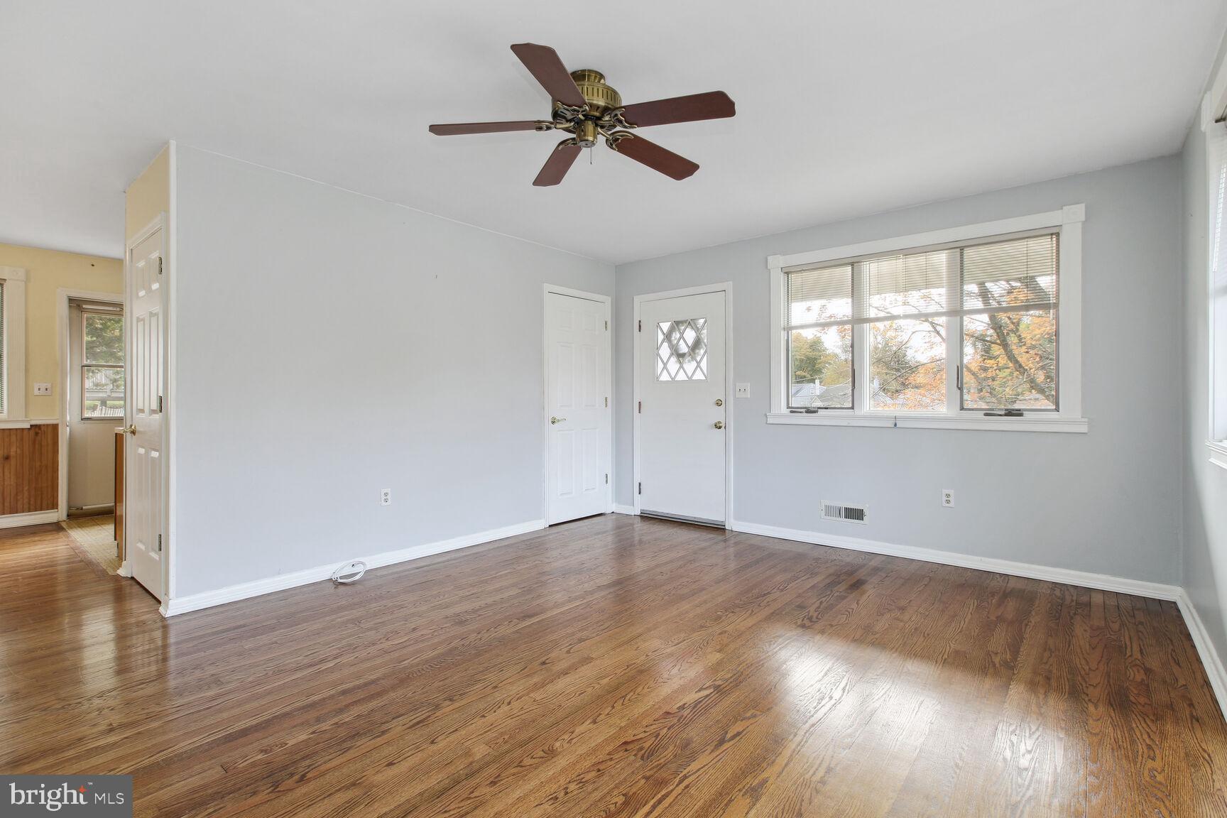 EDMUNDS HILL - Residential