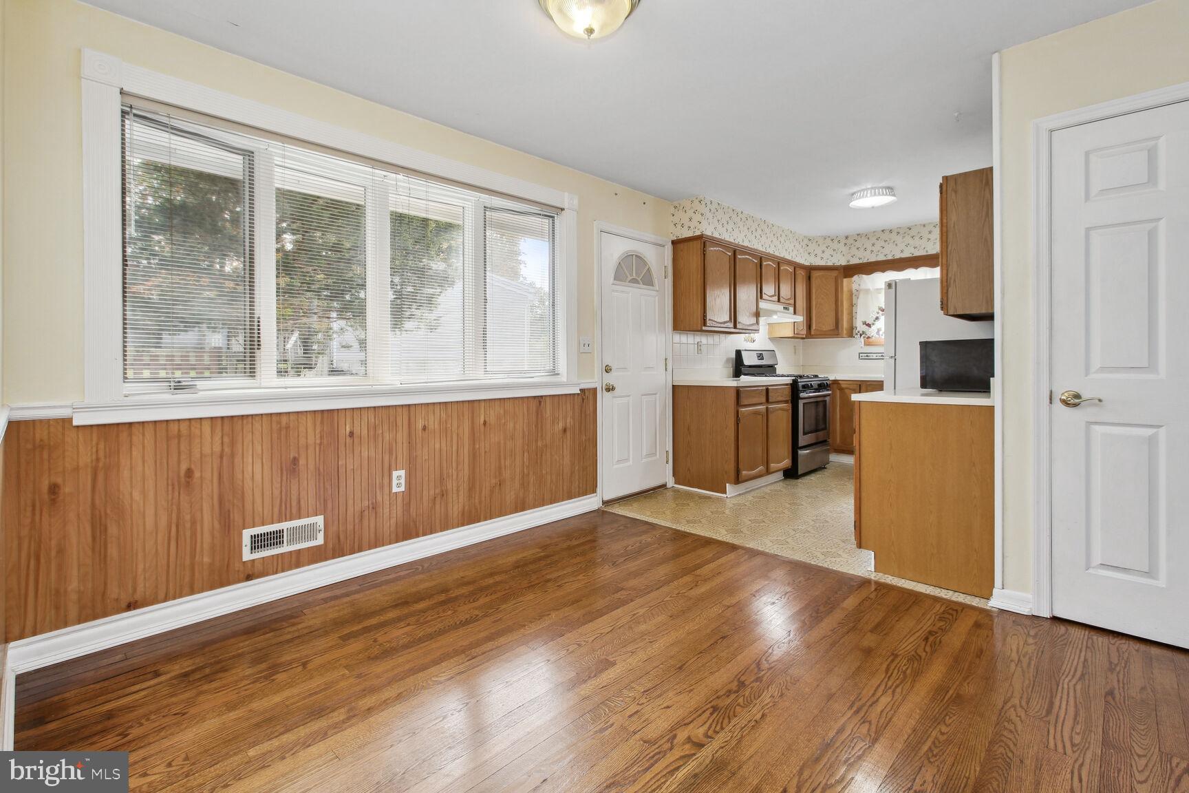 EDMUNDS HILL - Residential