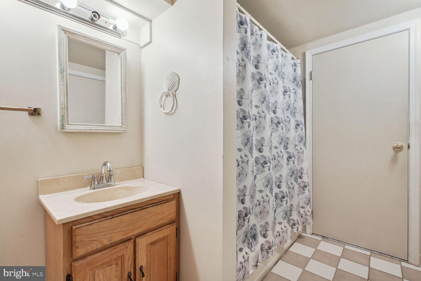 EDMUNDS HILL - Residential