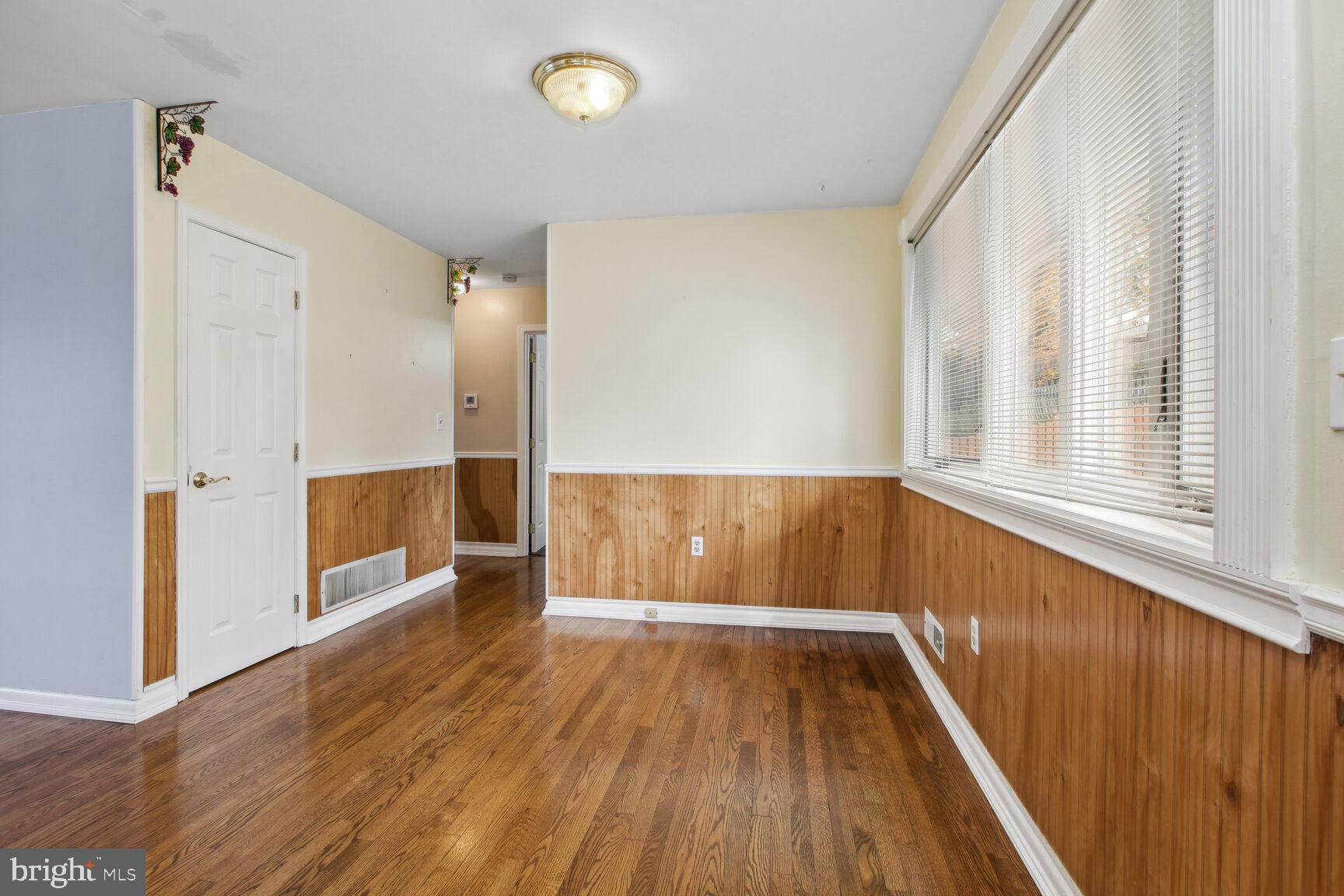 EDMUNDS HILL - Residential